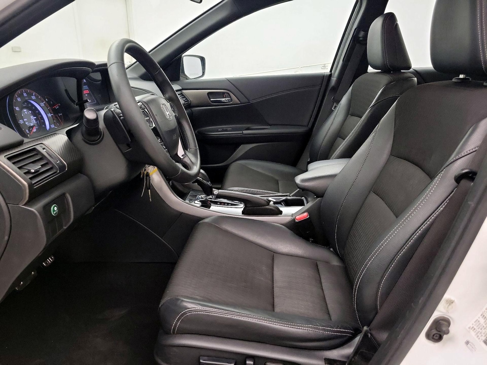 Power Seat(s) & Side Airbags