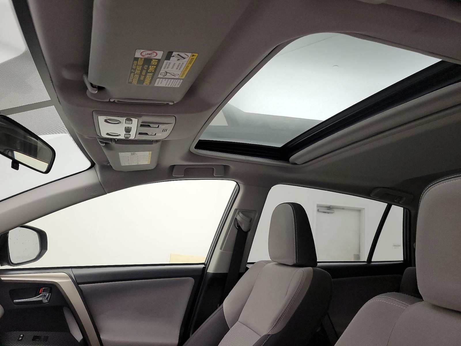 Sunroof(s) & Overhead Airbags