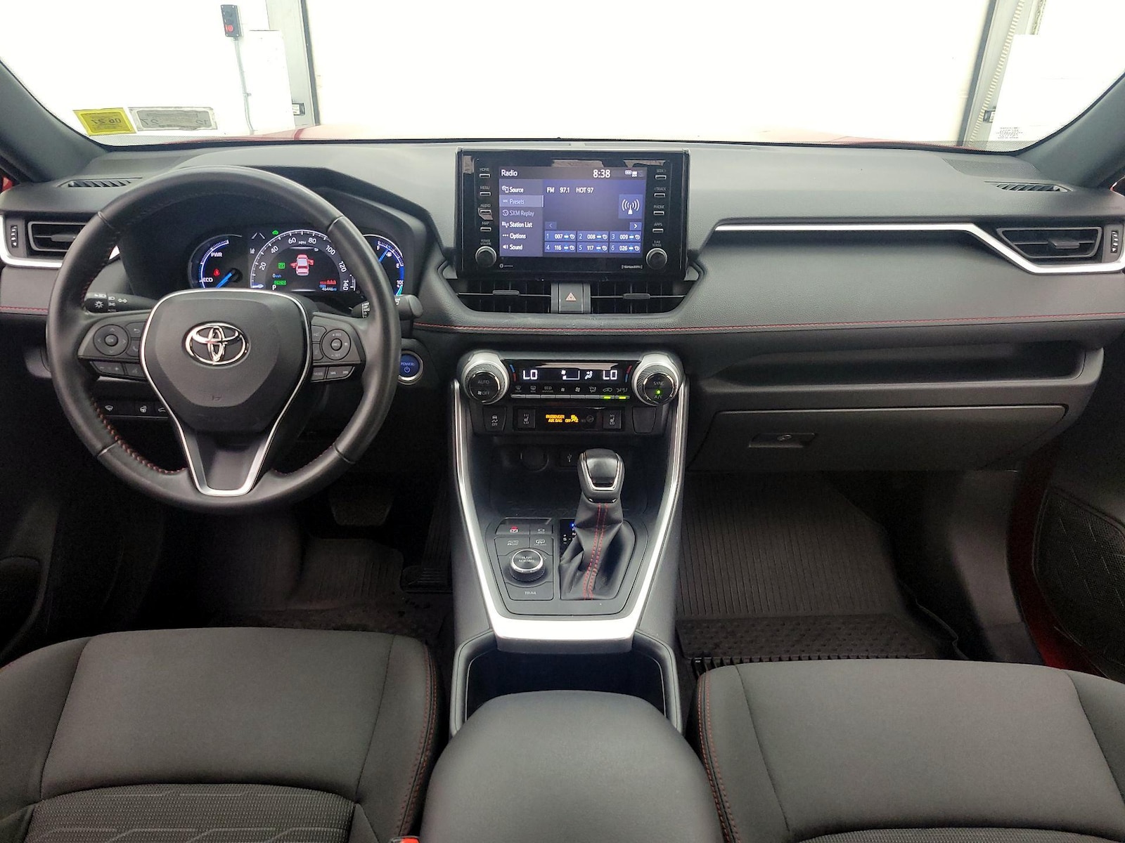 2022 Toyota RAV4 SE - Photo 10