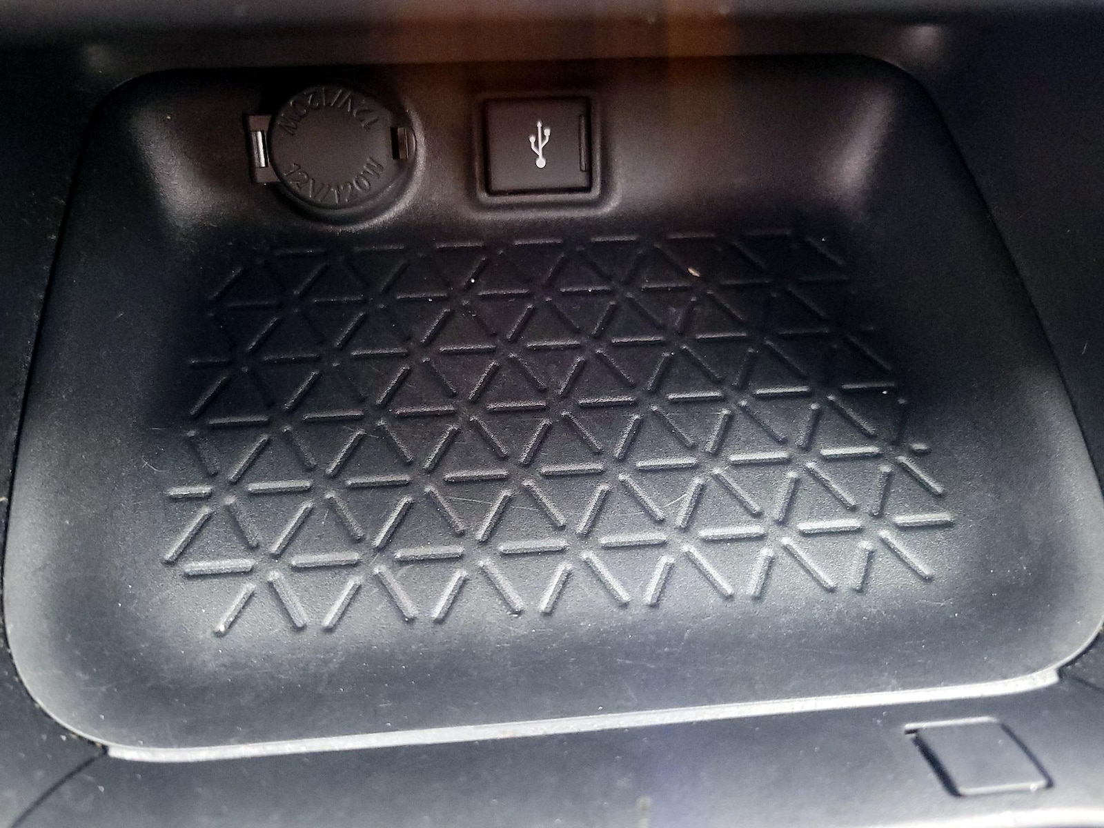 2022 Toyota RAV4 SE - Photo 19