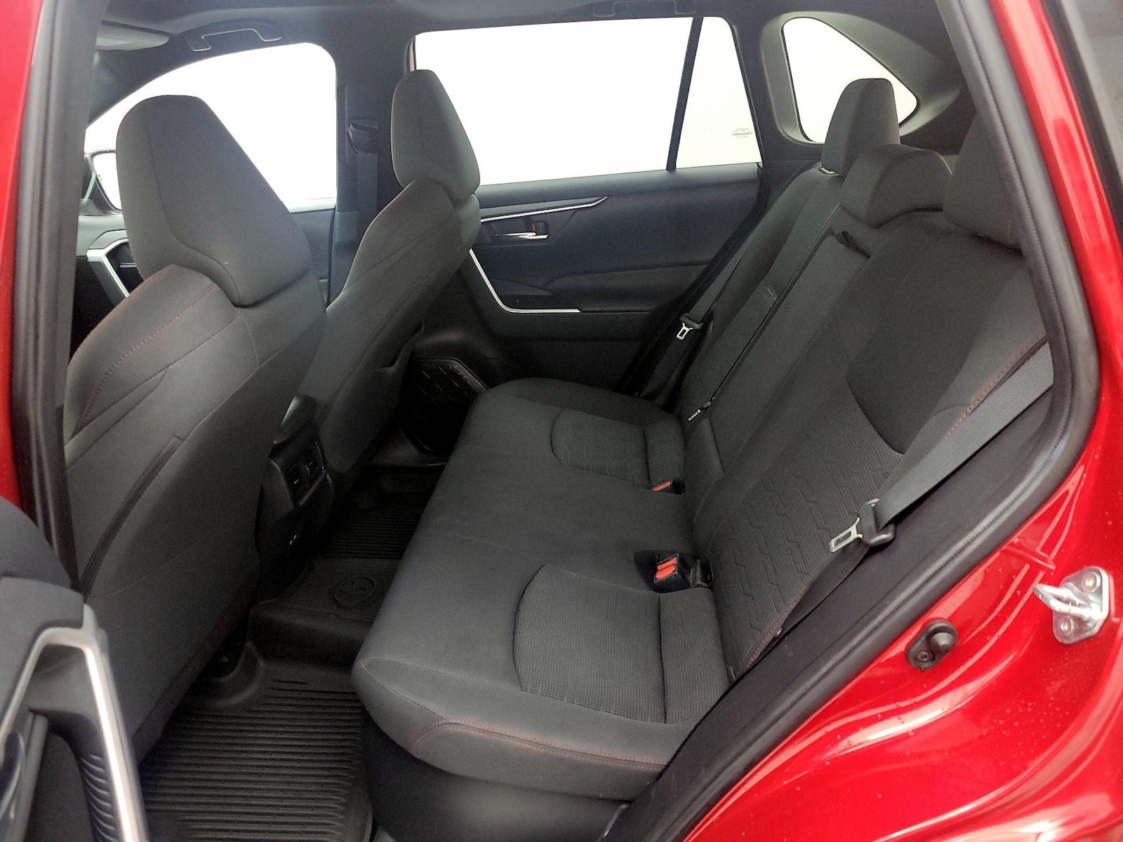 2022 Toyota RAV4 SE - Photo 21