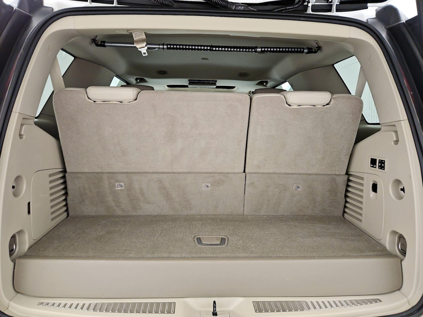 2018 Cadillac Escalade Premium Luxury - Photo 24