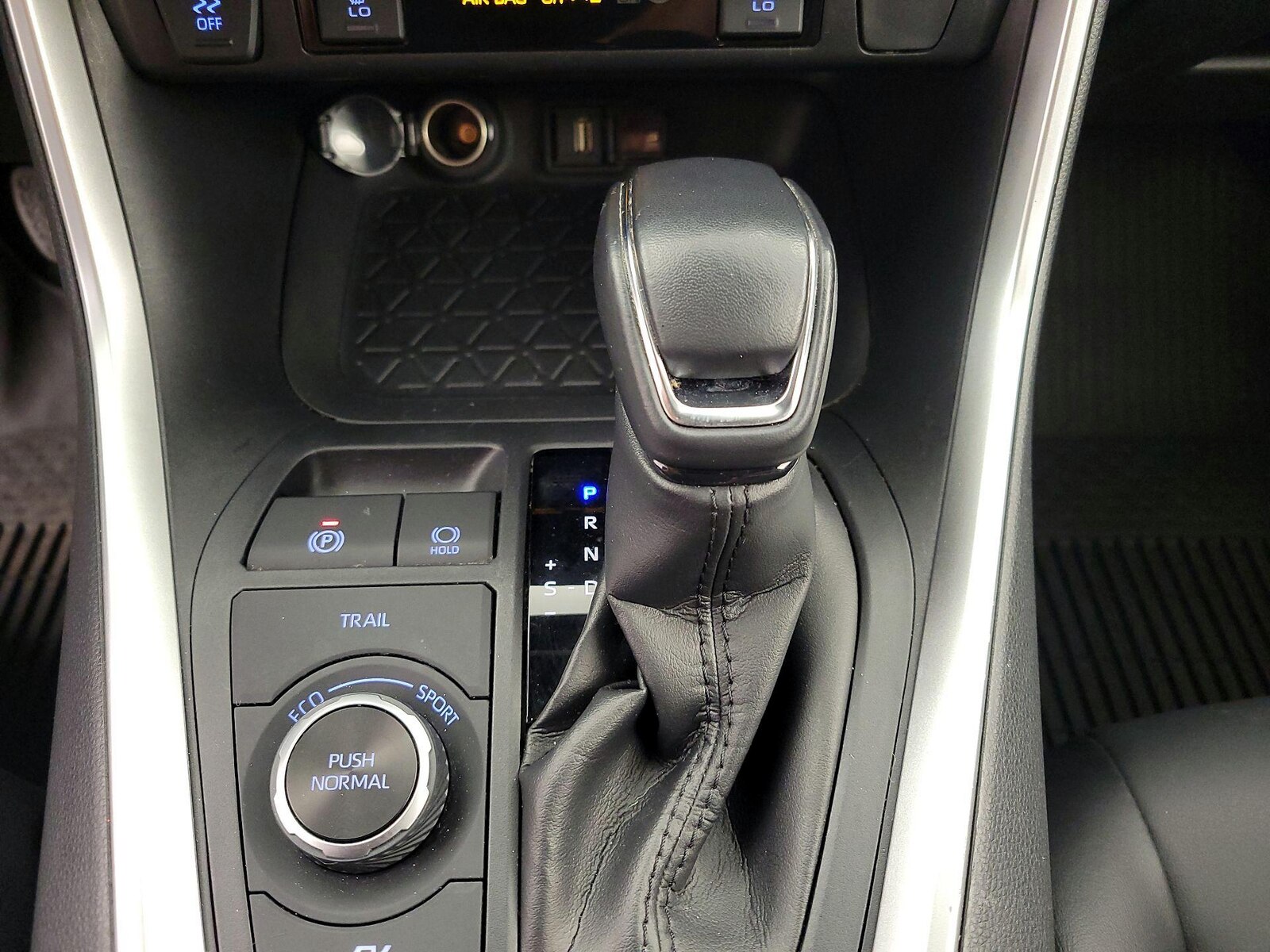 2022 Toyota RAV4 XLE Premium - Photo 18