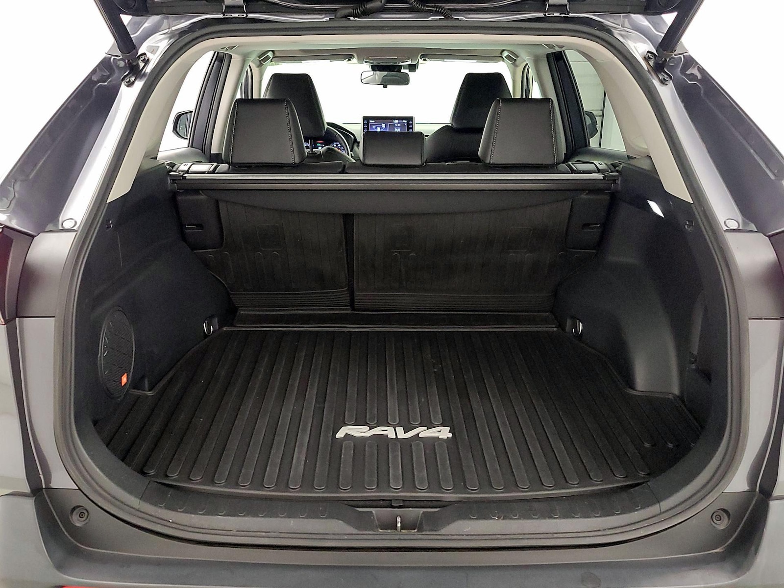 2022 Toyota RAV4 XLE Premium - Photo 22