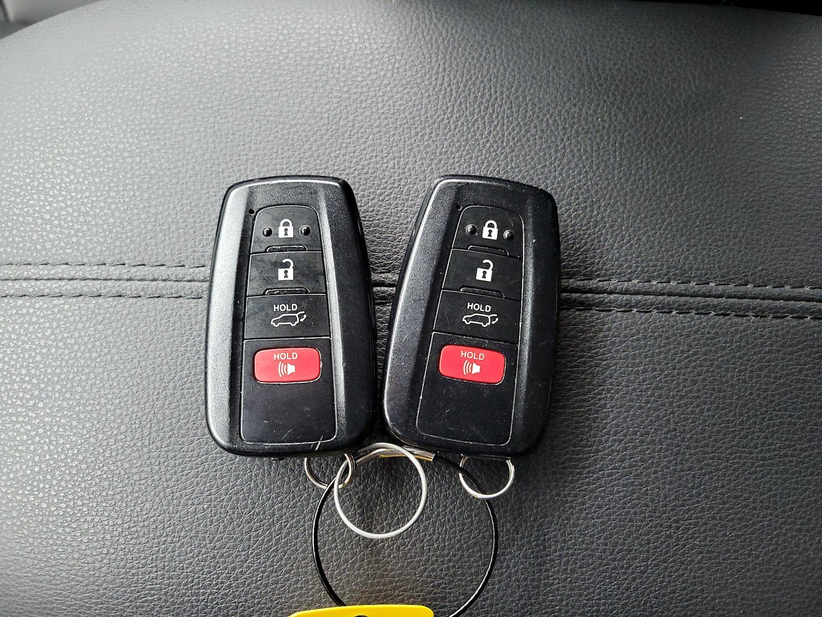 2022 Toyota RAV4 XLE Premium - Photo 24