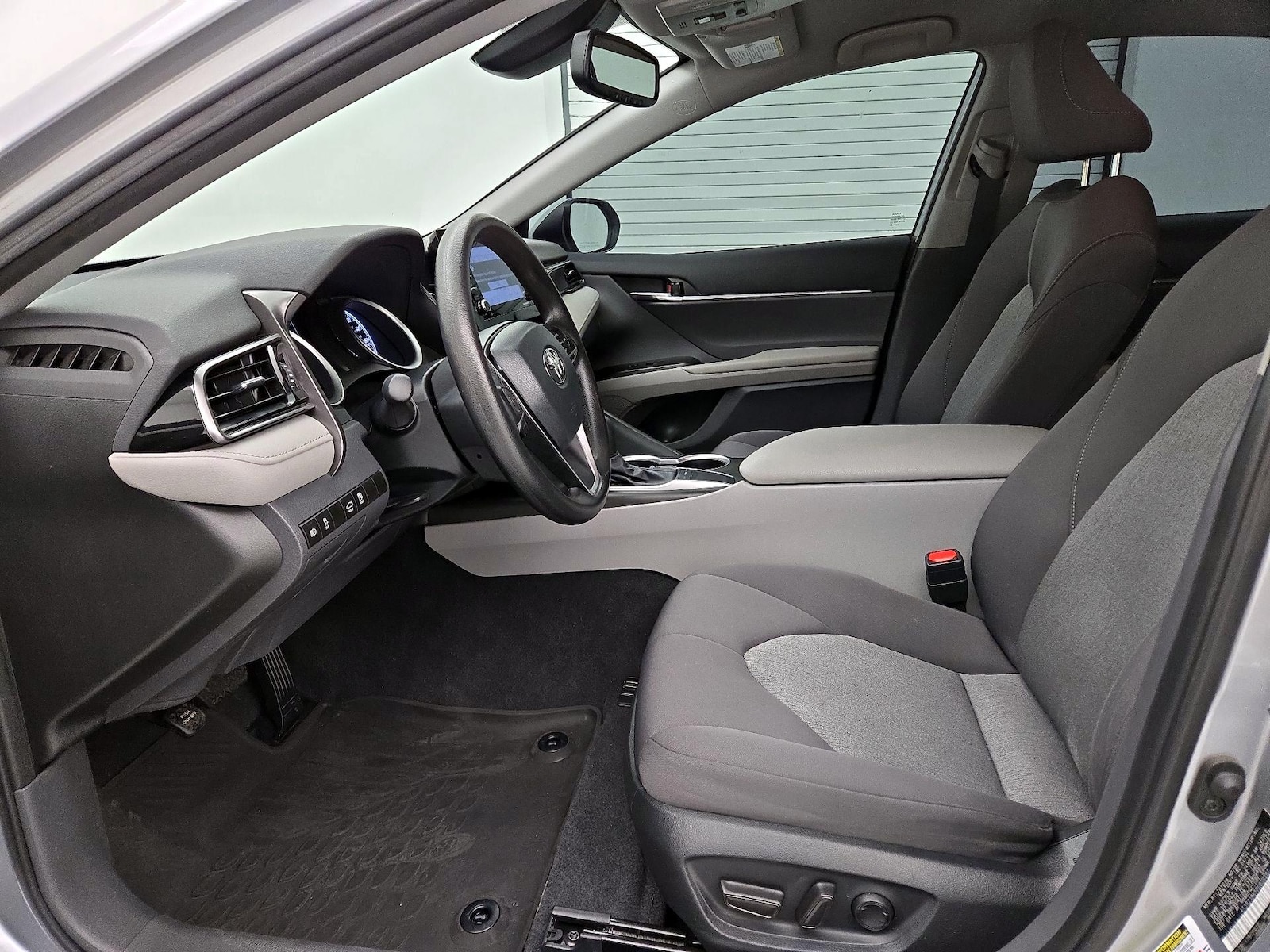 Power Seat(s) & Side Airbags