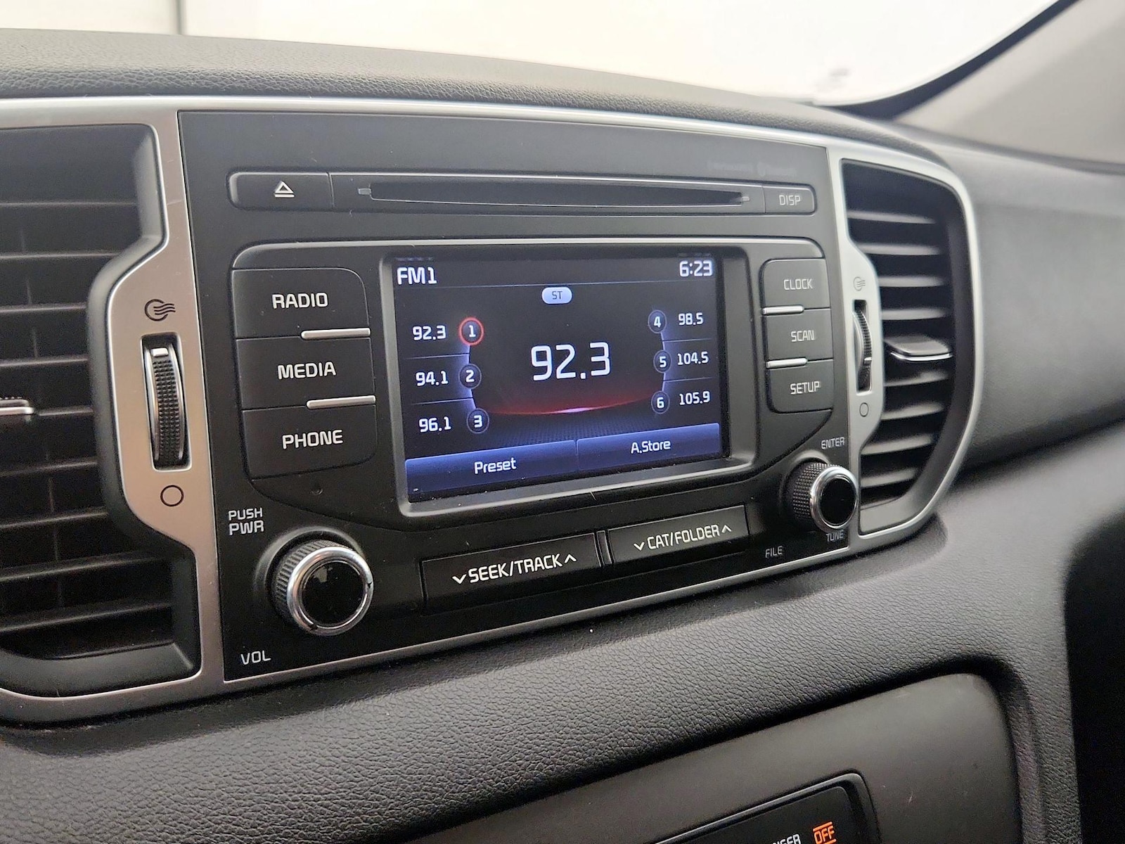 2017 Kia Sportage LX - Photo 16
