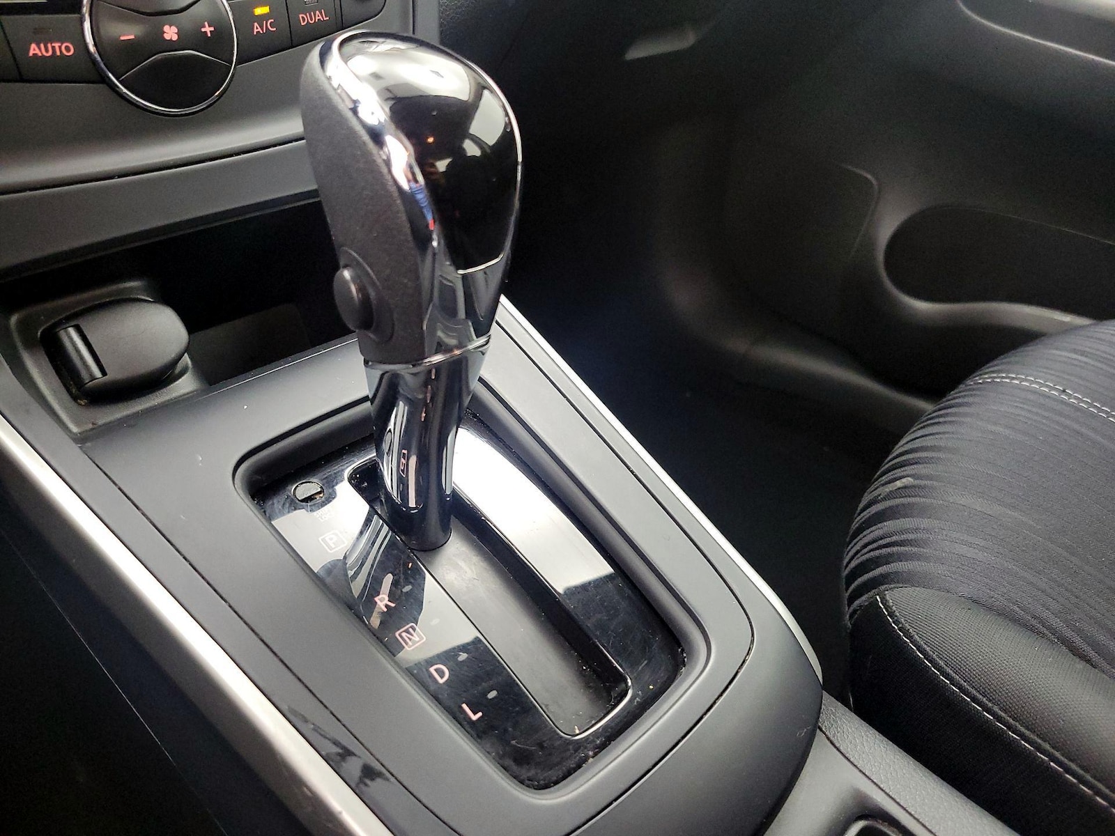 2018 Nissan Sentra SV - Photo 18