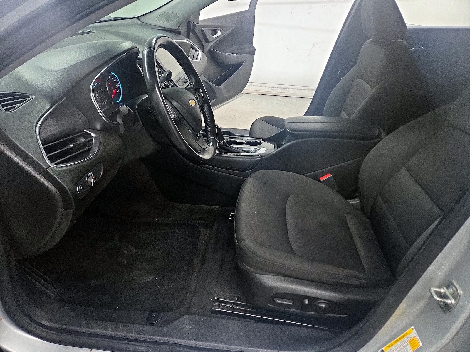 Power Seat(s) & Side Airbags