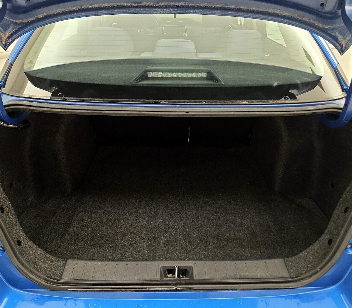 Trunk/Cargo (Seats Up)
