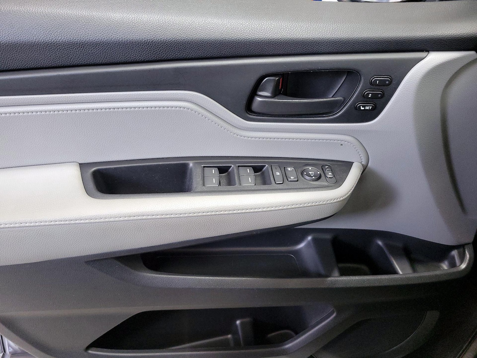 2020 Honda Odyssey EX-L - Photo 13