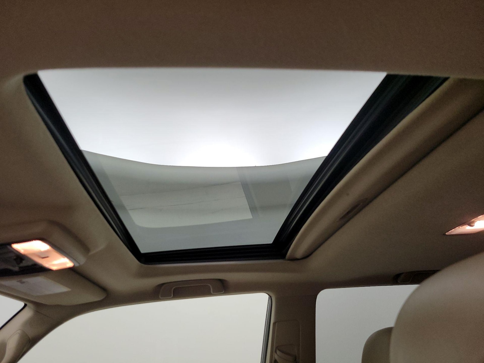 Sunroof(s) & Overhead Airbags