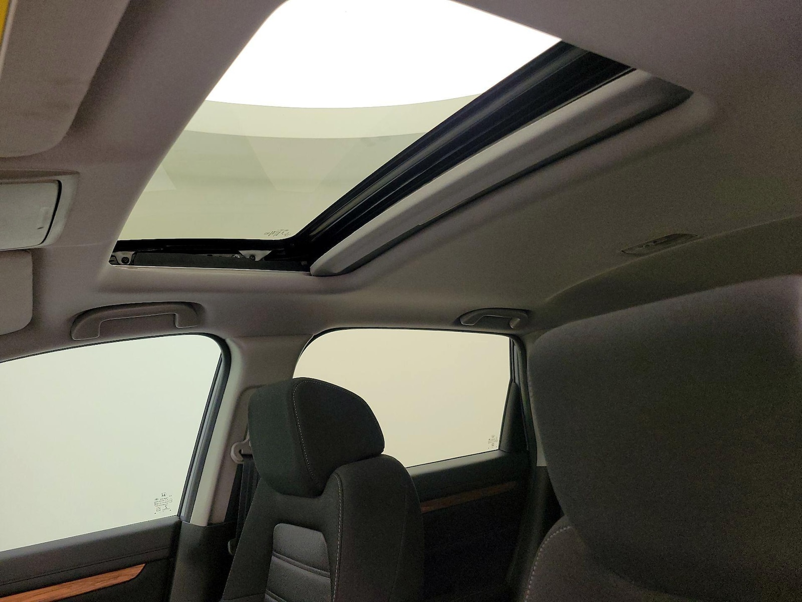 Sunroof(s) & Overhead Airbags