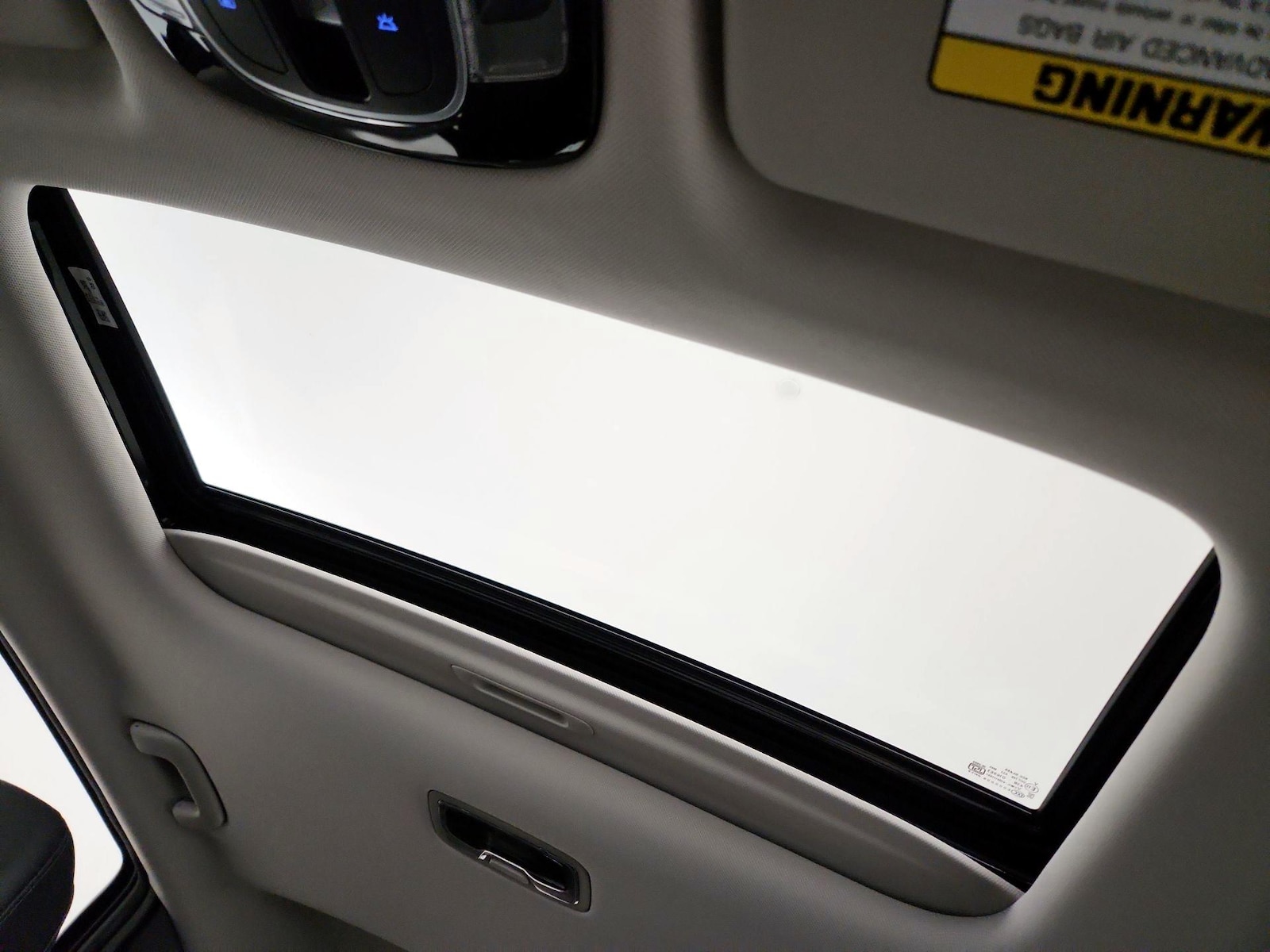 Sunroof(s) & Overhead Airbags