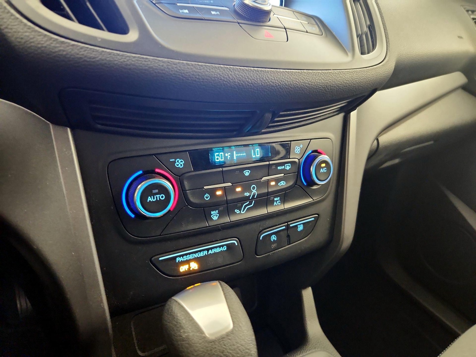 2017 Ford Escape SE - Photo 17