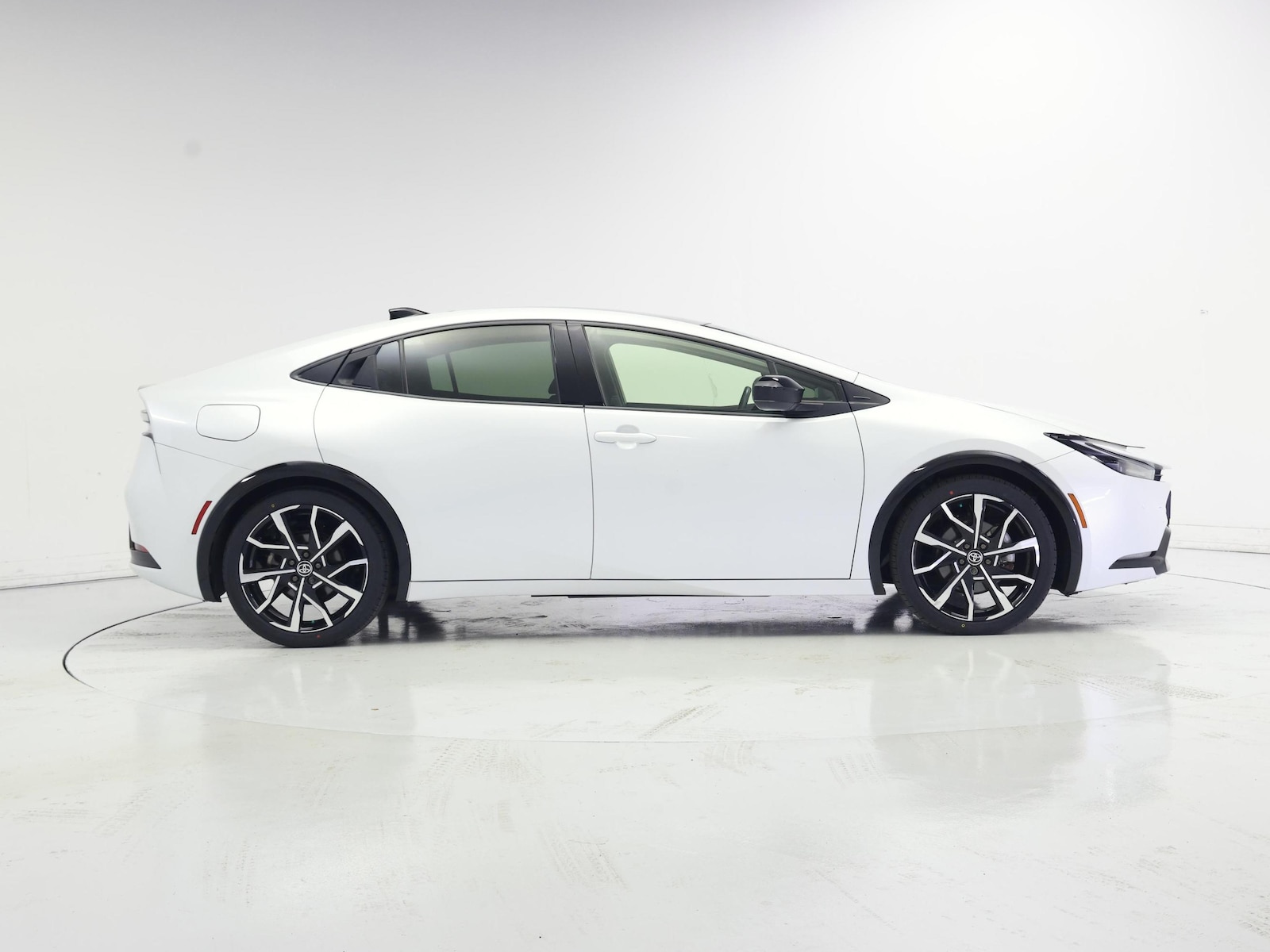 2024 Toyota Prius Prime XSE - Photo 8