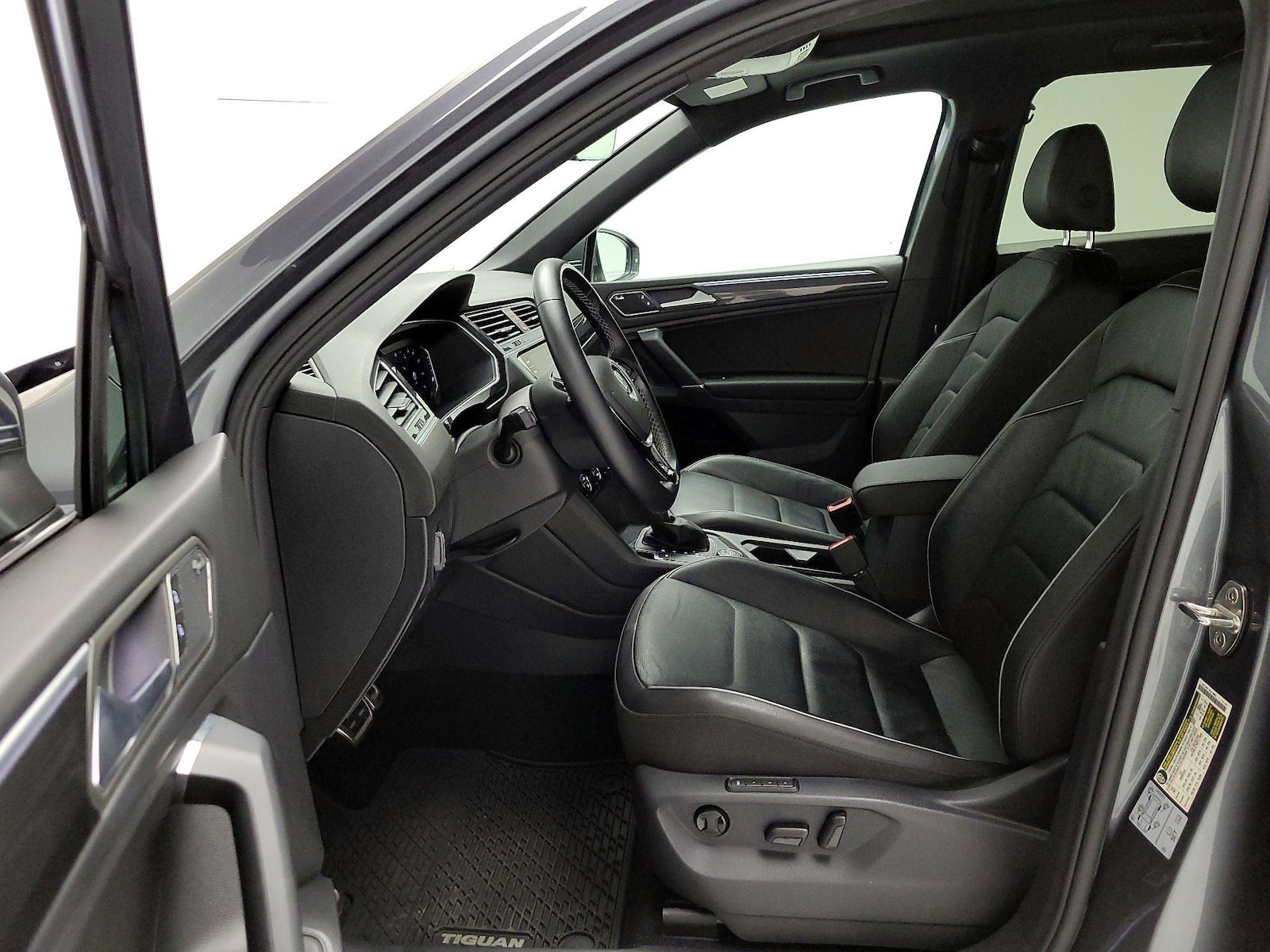 2020 Volkswagen Tiguan SEL Premium R-Line - Photo 12