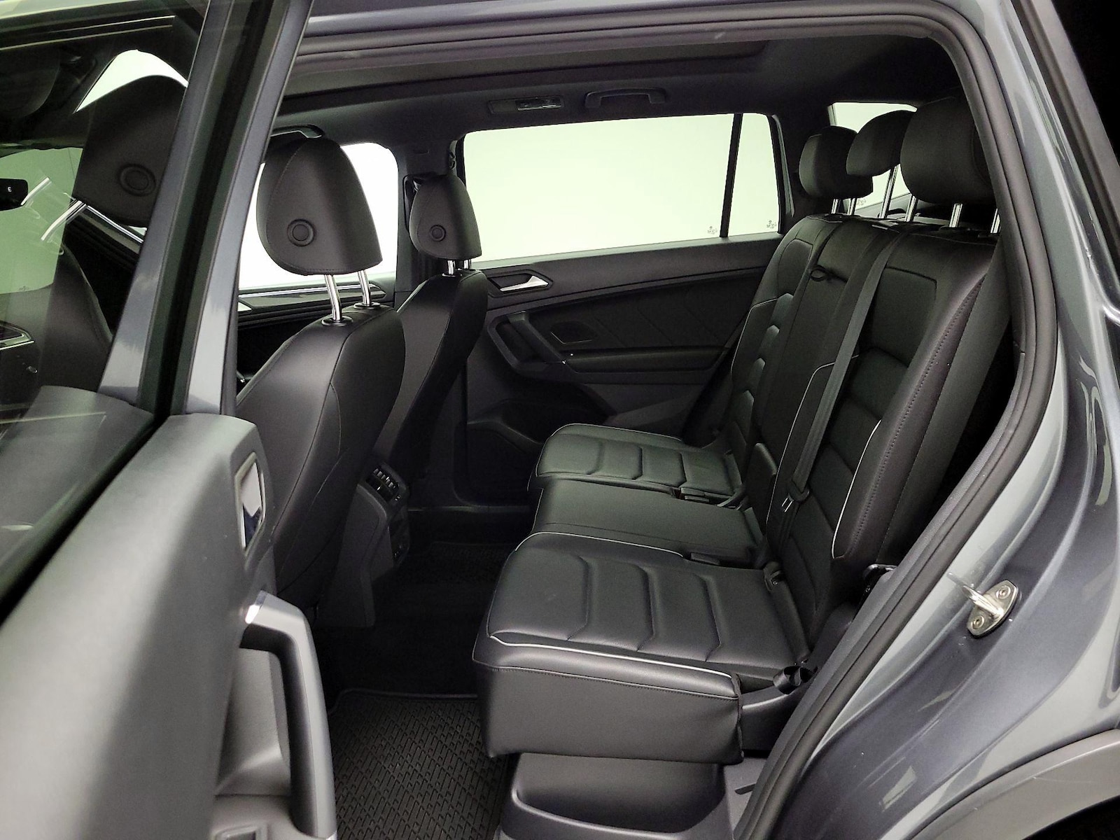 2020 Volkswagen Tiguan SEL Premium R-Line - Photo 19