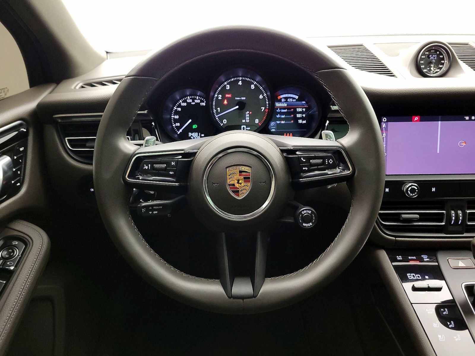 2022 Porsche Macan S - Photo 11