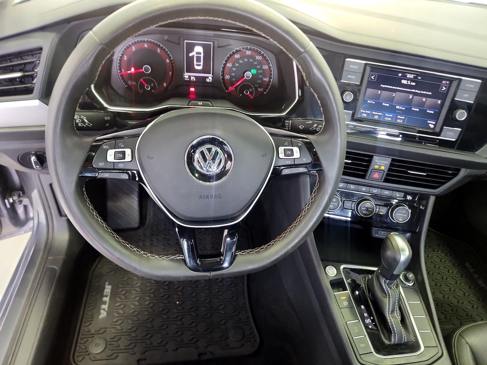 2021 Volkswagen Jetta SE - Photo 10