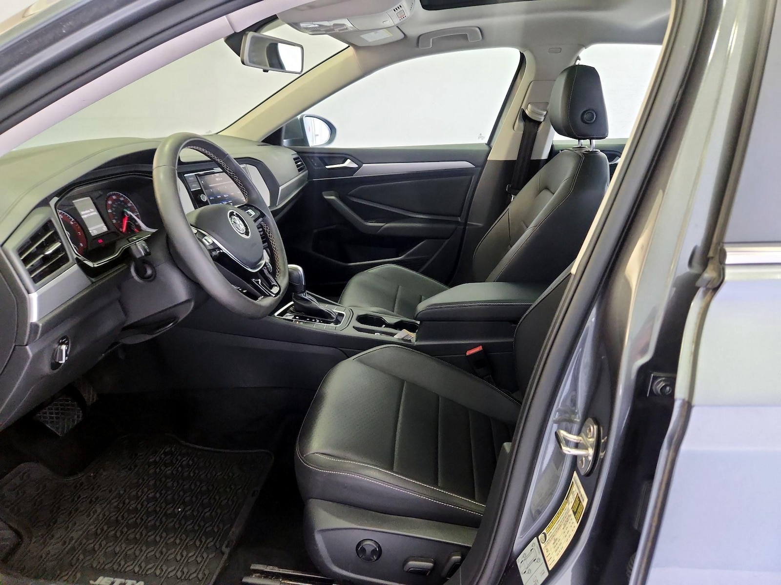 2021 Volkswagen Jetta SE - Photo 12