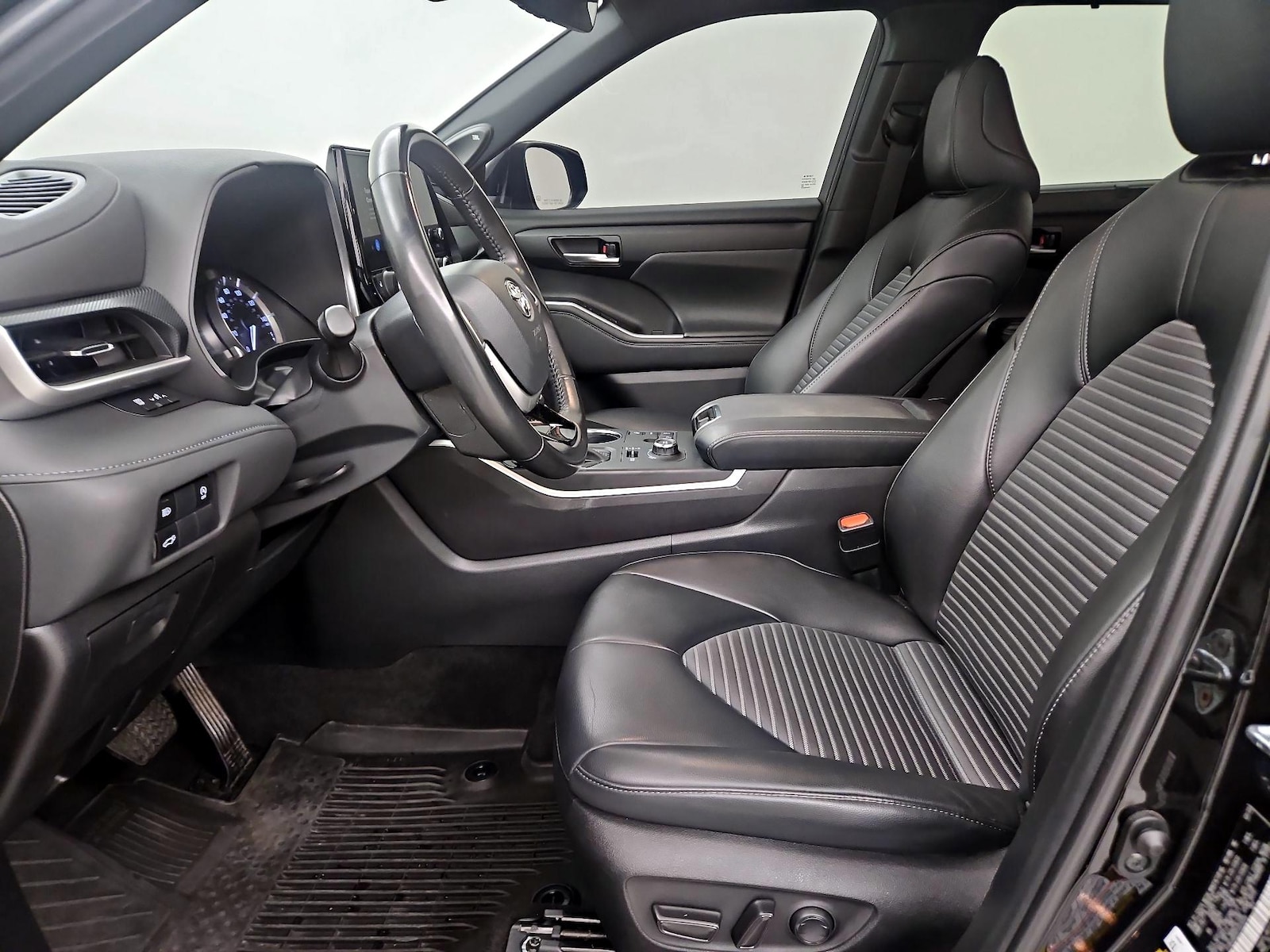 2023 Toyota Highlander XSE - Photo 12