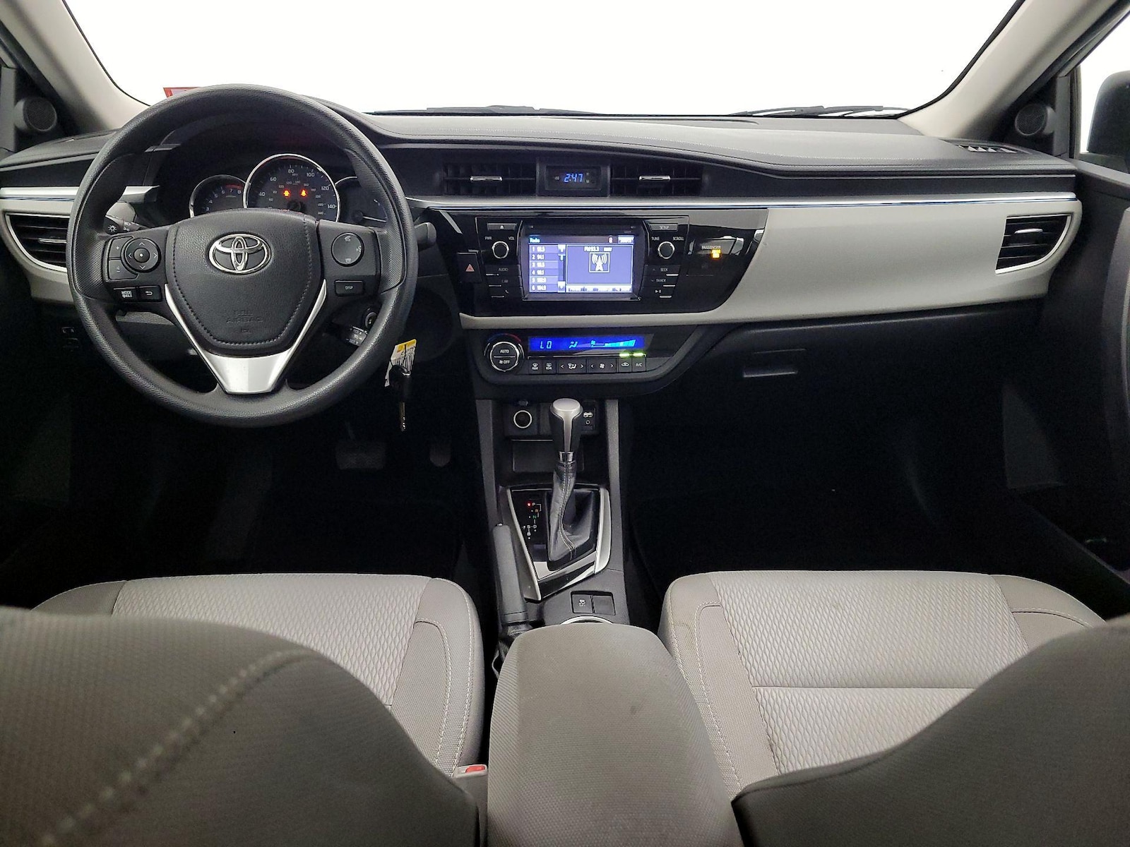 2016 Toyota Corolla LE - Photo 10
