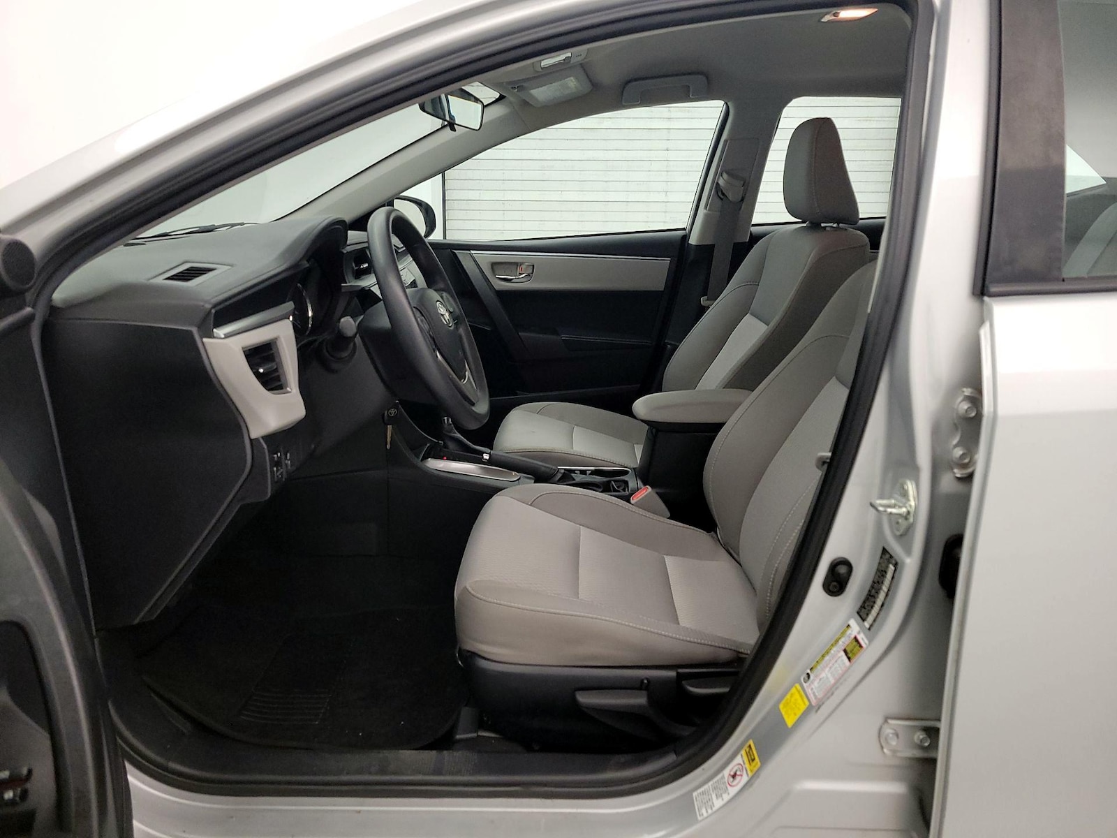 2016 Toyota Corolla LE - Photo 12