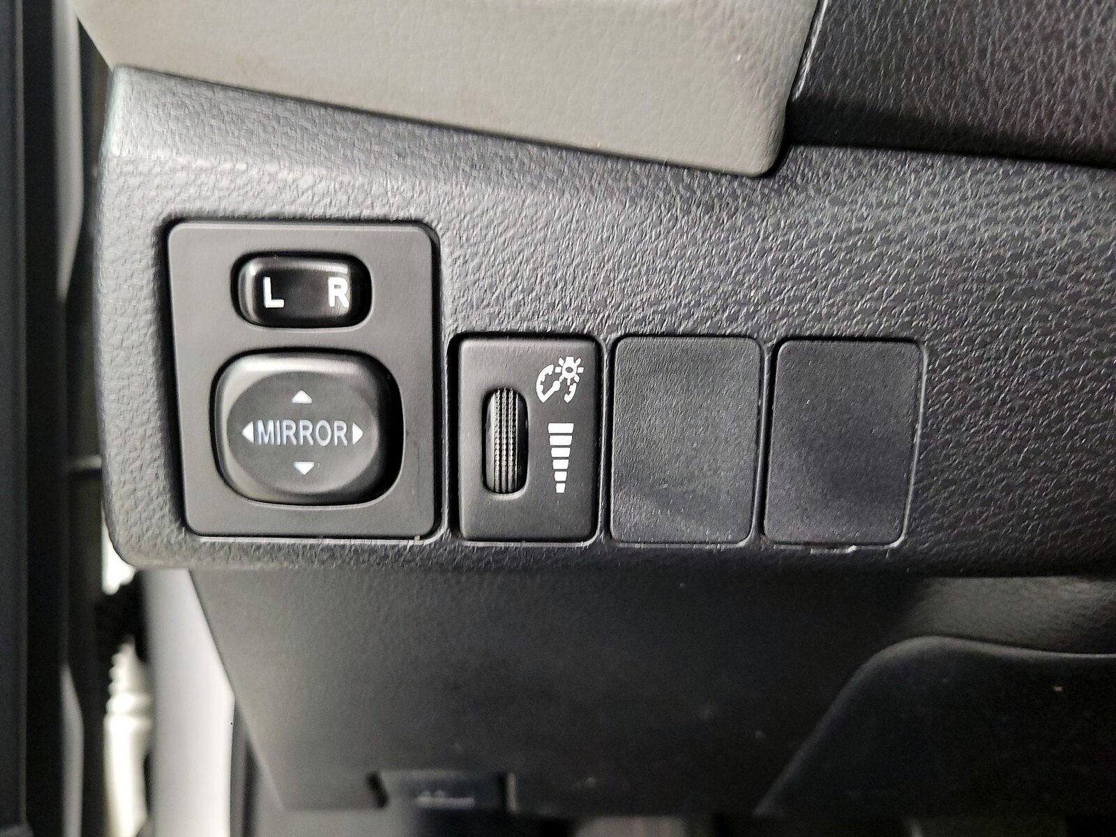 2016 Toyota Corolla LE - Photo 14