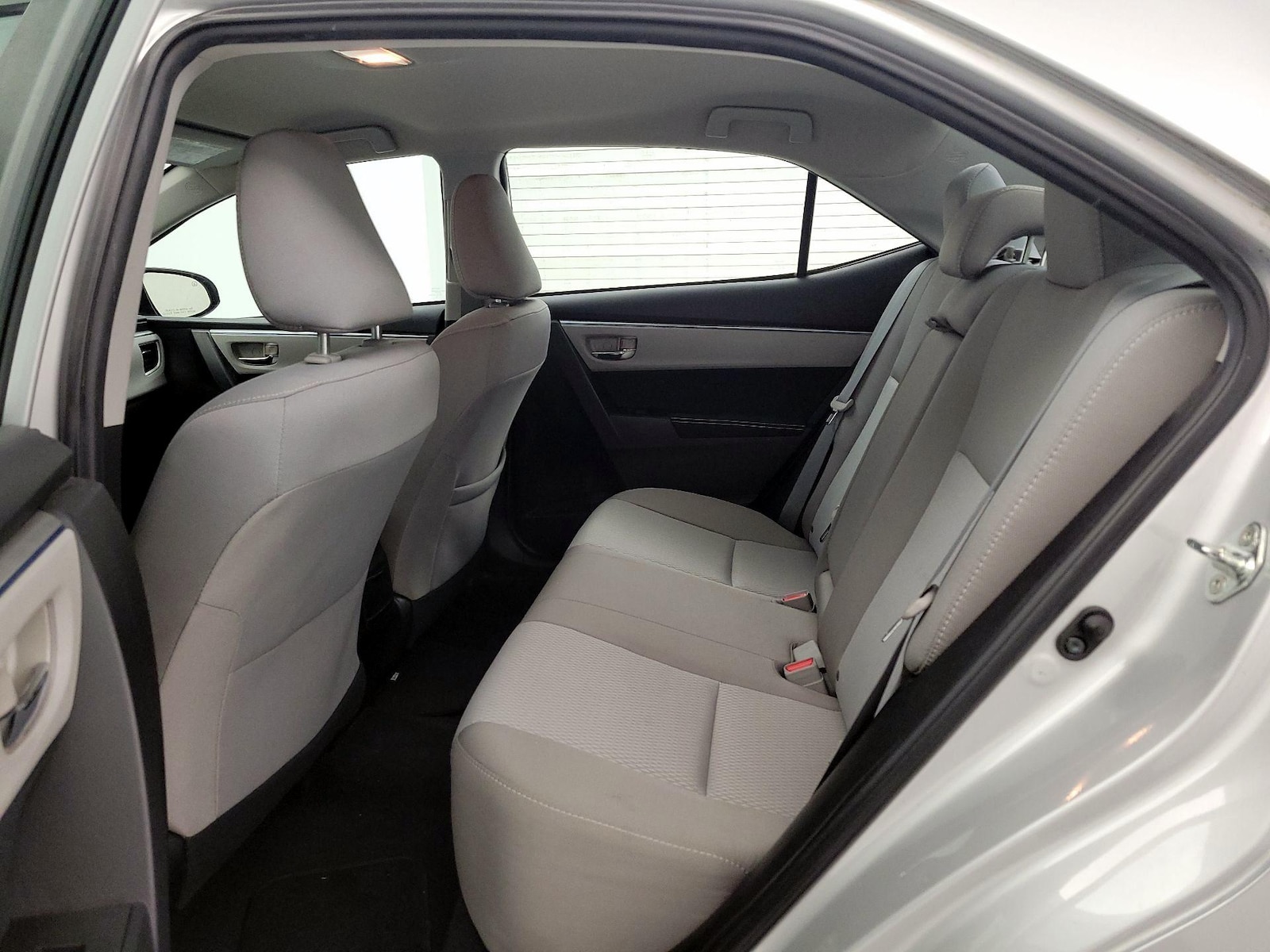 2016 Toyota Corolla LE - Photo 20