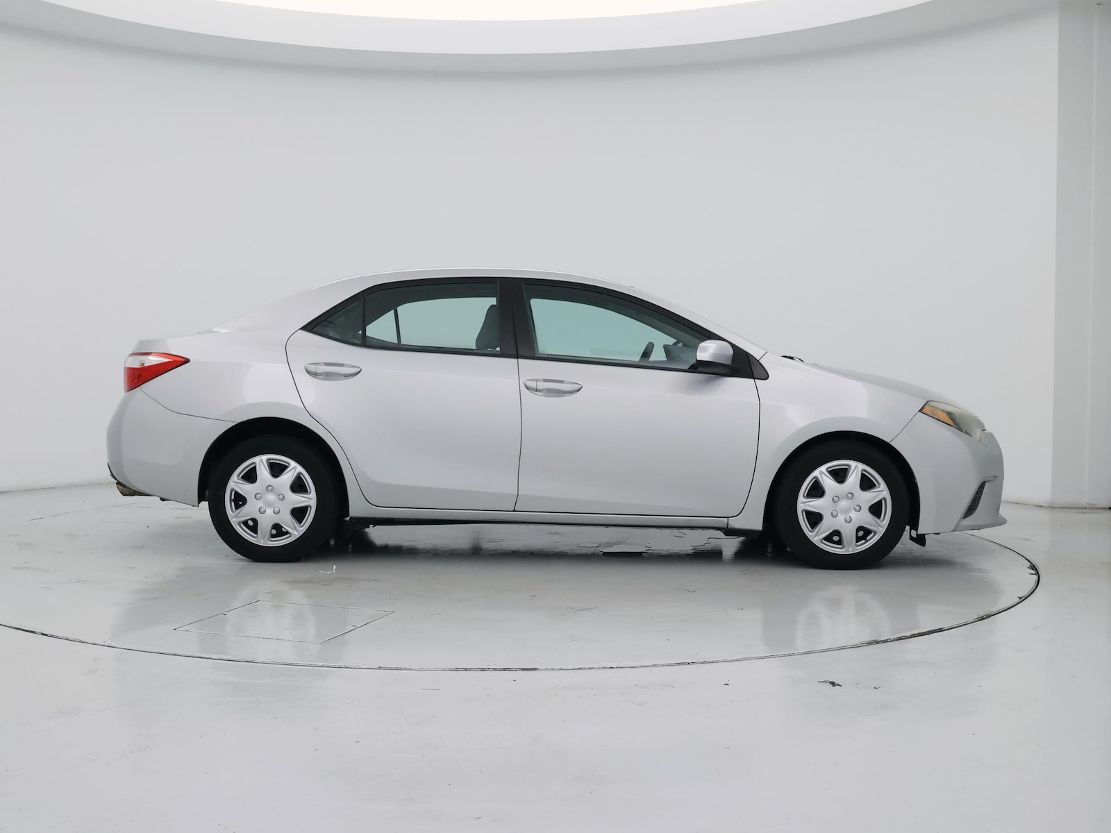 2016 Toyota Corolla LE - Photo 8