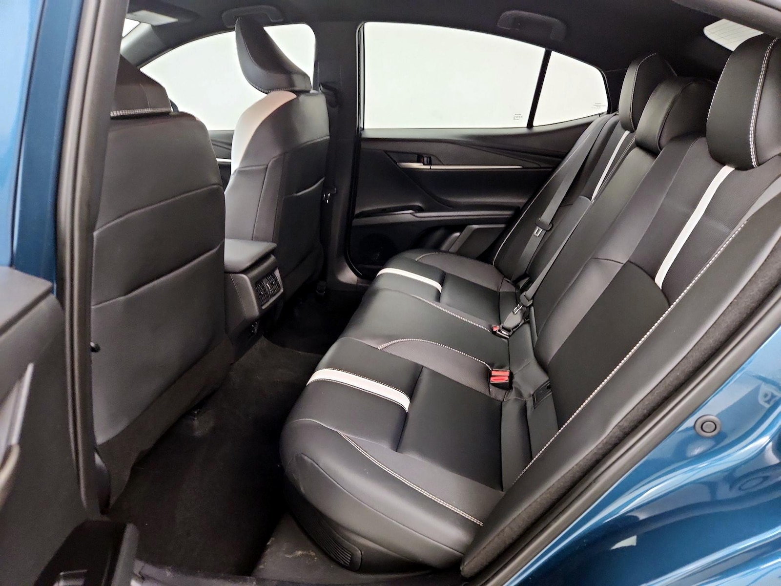 2025 Toyota Camry SE - Photo 20