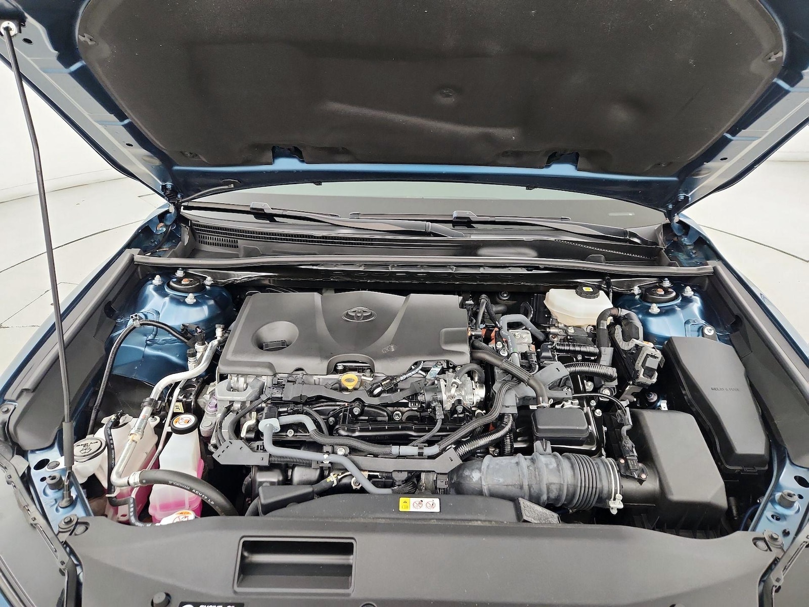 2025 Toyota Camry SE - Photo 22