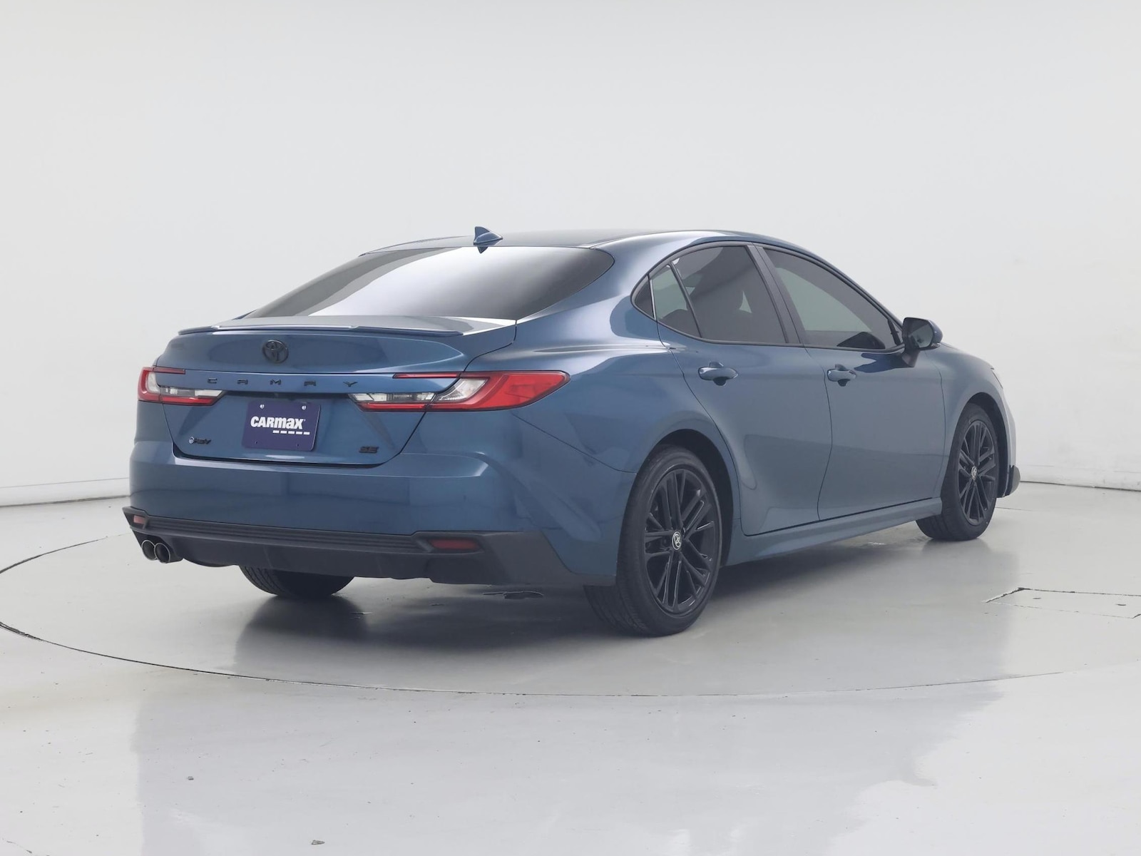 2025 Toyota Camry SE - Photo 9