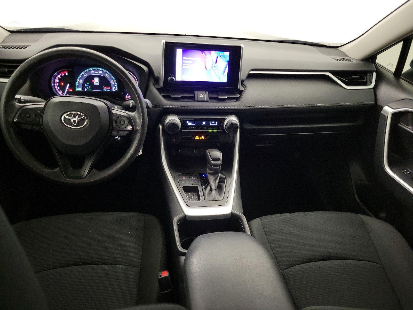 2023 Toyota RAV4 LE - Photo 10