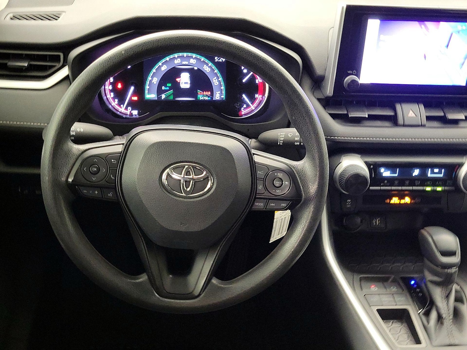 2023 Toyota RAV4 LE - Photo 11