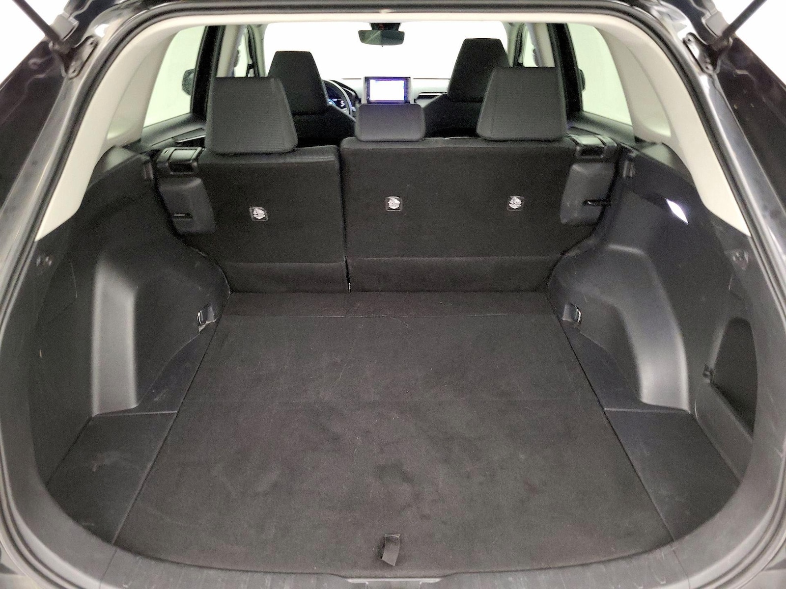 2023 Toyota RAV4 LE - Photo 21