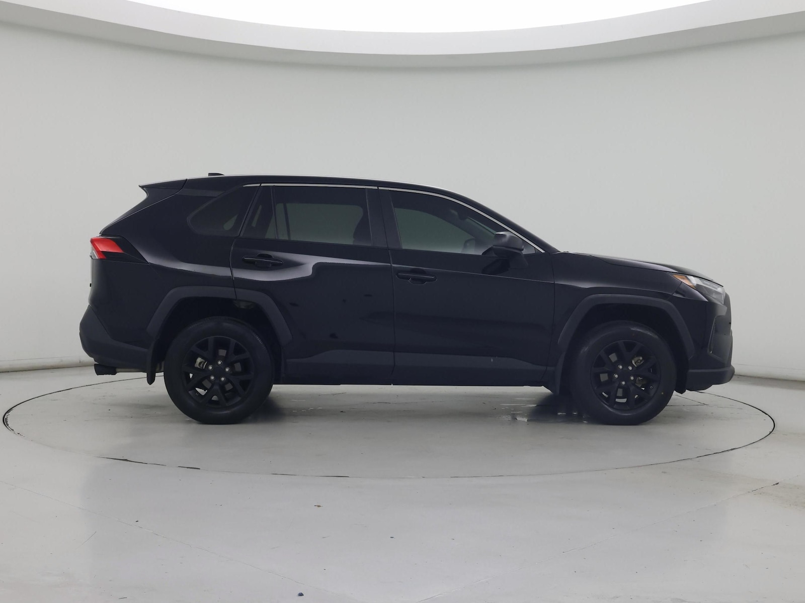2023 Toyota RAV4 LE - Photo 8
