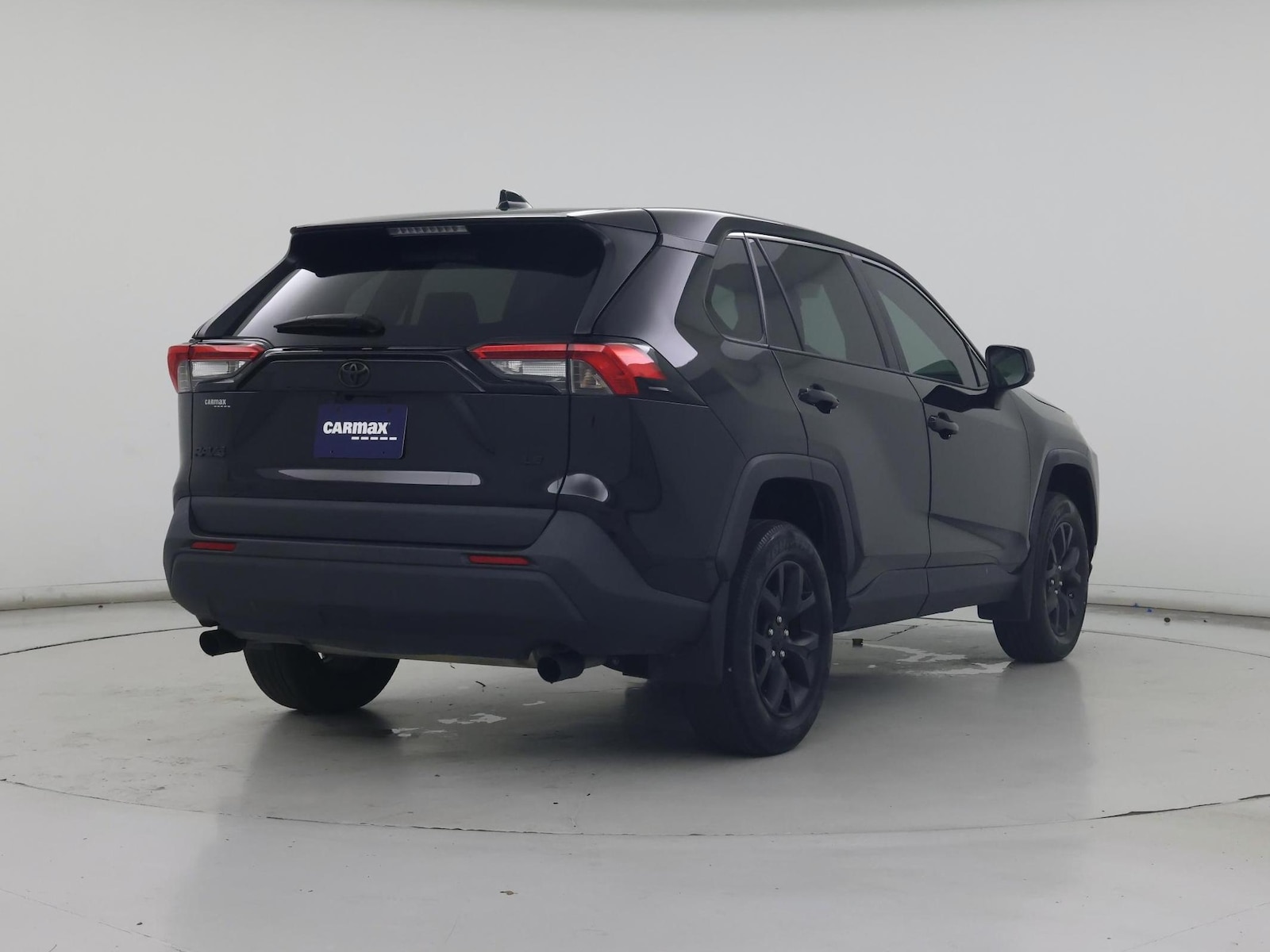 2023 Toyota RAV4 LE - Photo 9