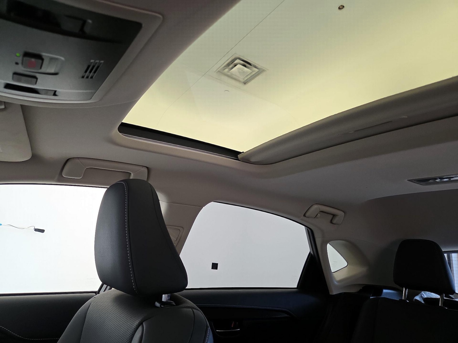 Sunroof(s) & Overhead Airbags
