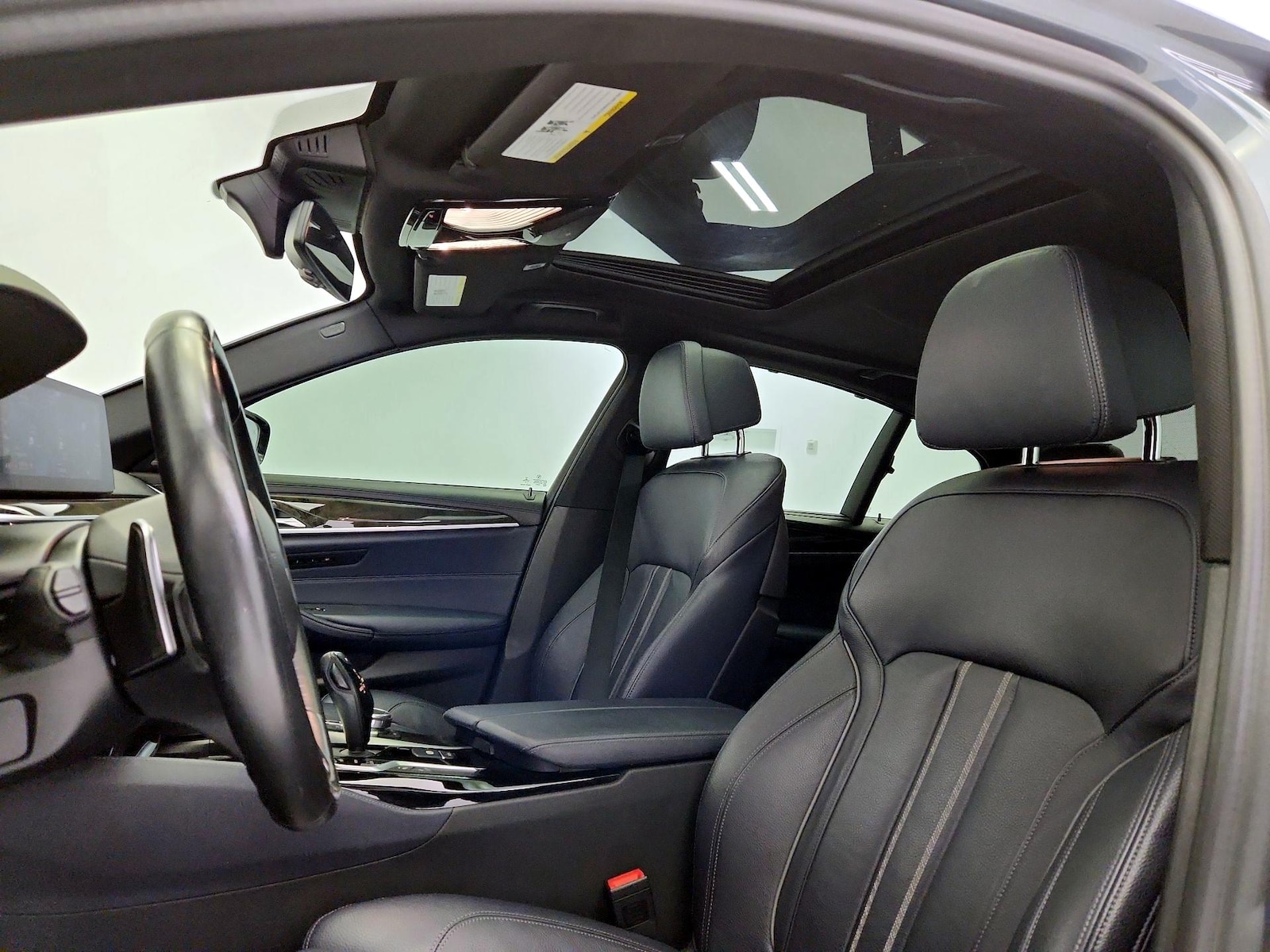 Sunroof(s) & Overhead Airbags