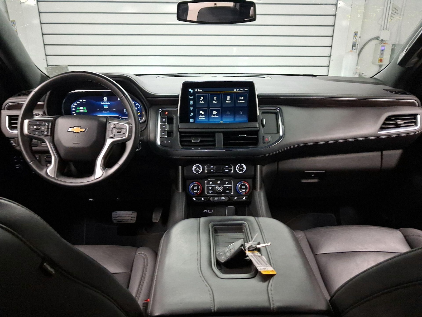 2023 Chevrolet Suburban LT - Photo 10