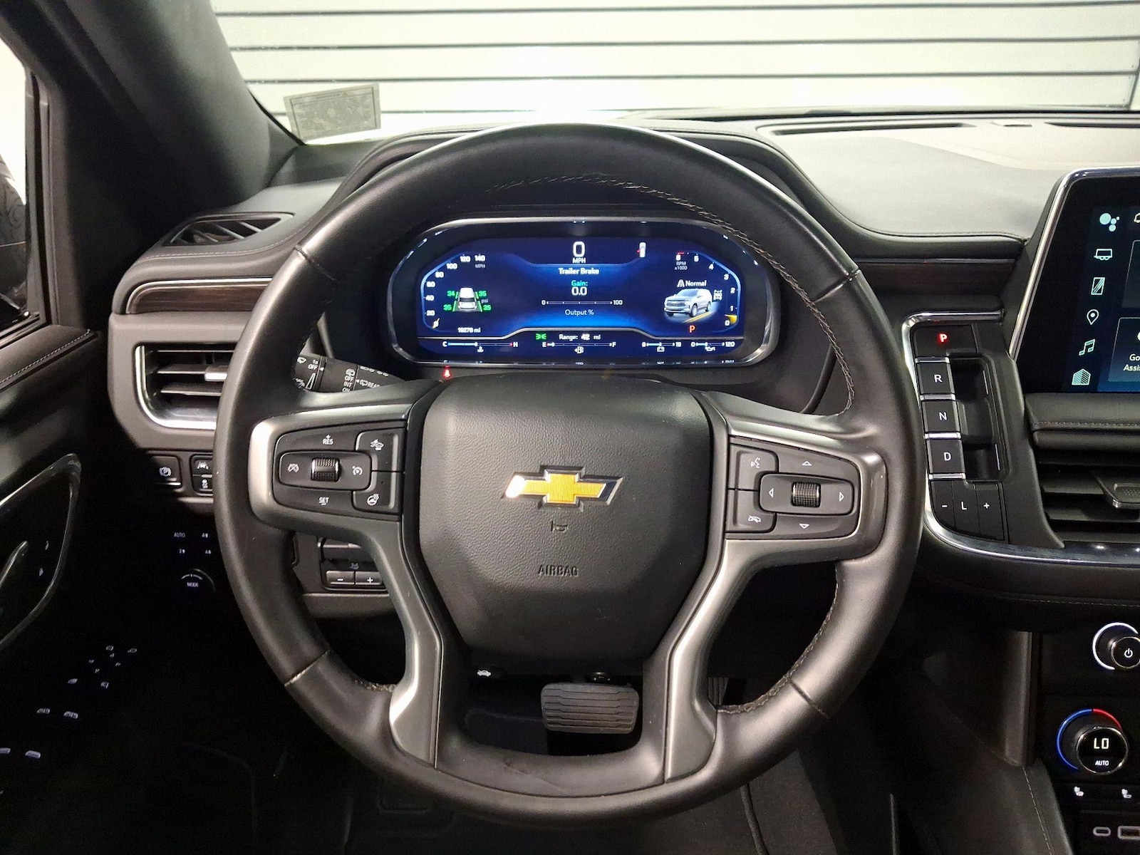 2023 Chevrolet Suburban LT - Photo 11