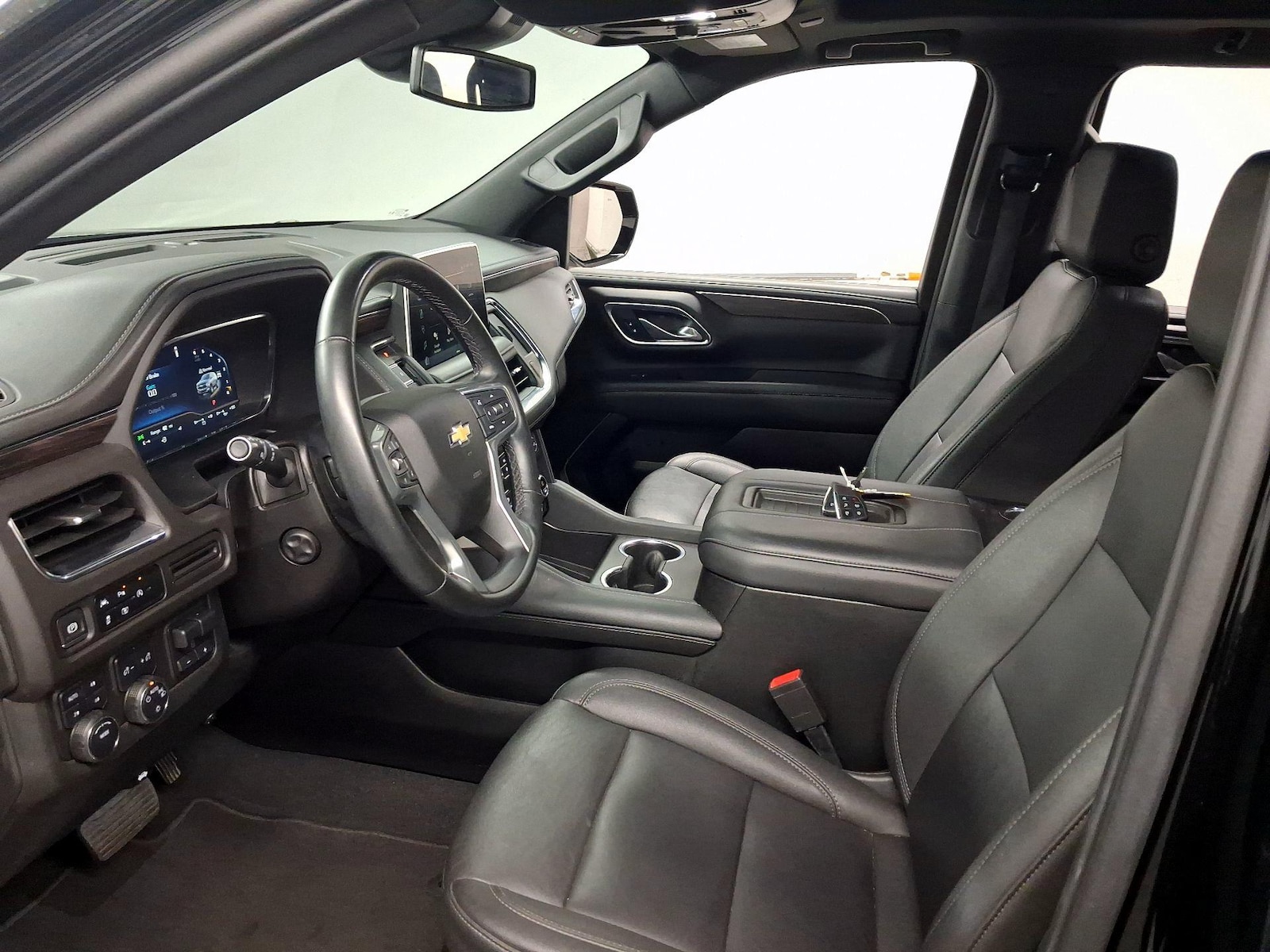 2023 Chevrolet Suburban LT - Photo 12