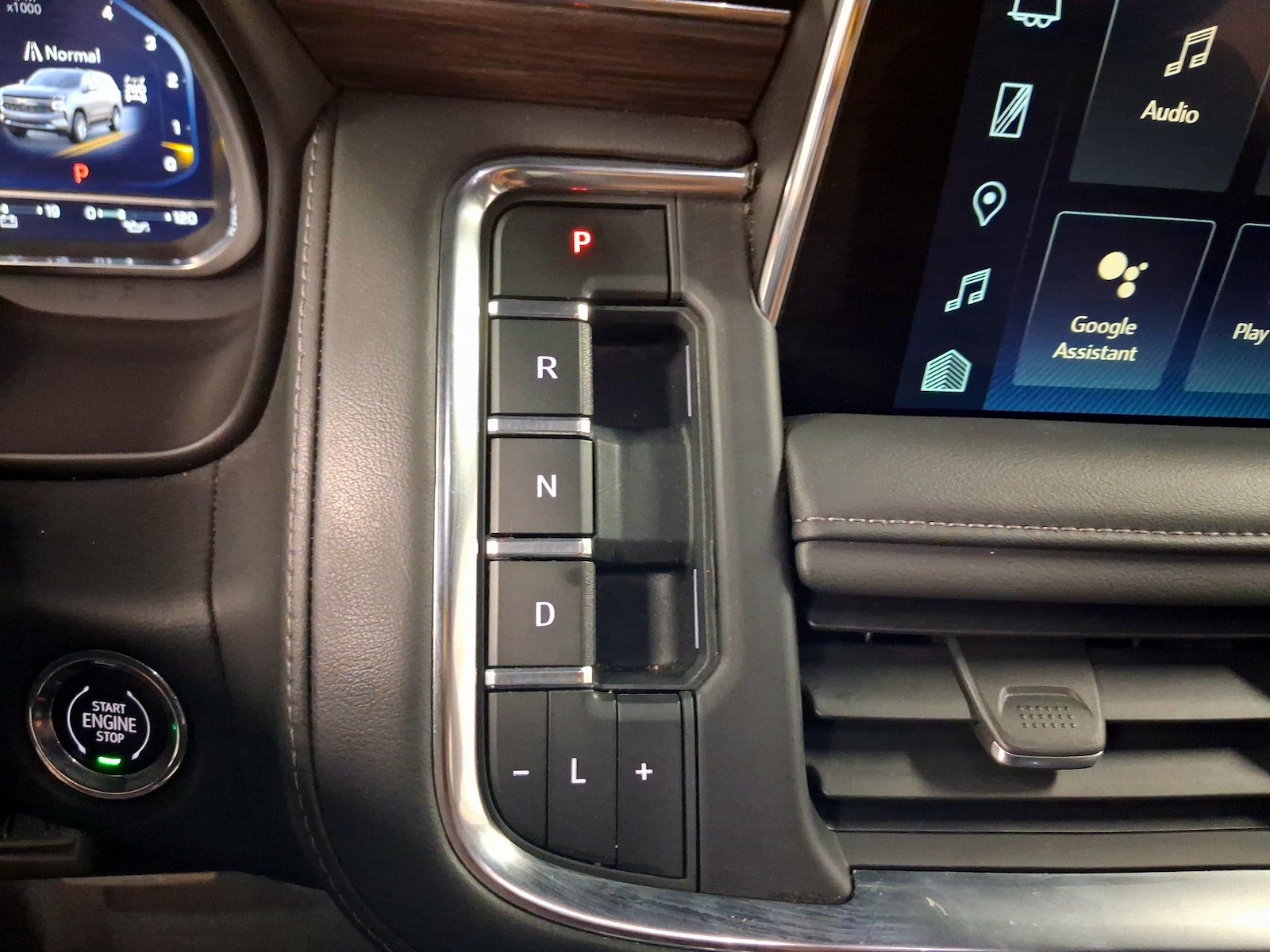 2023 Chevrolet Suburban LT - Photo 17