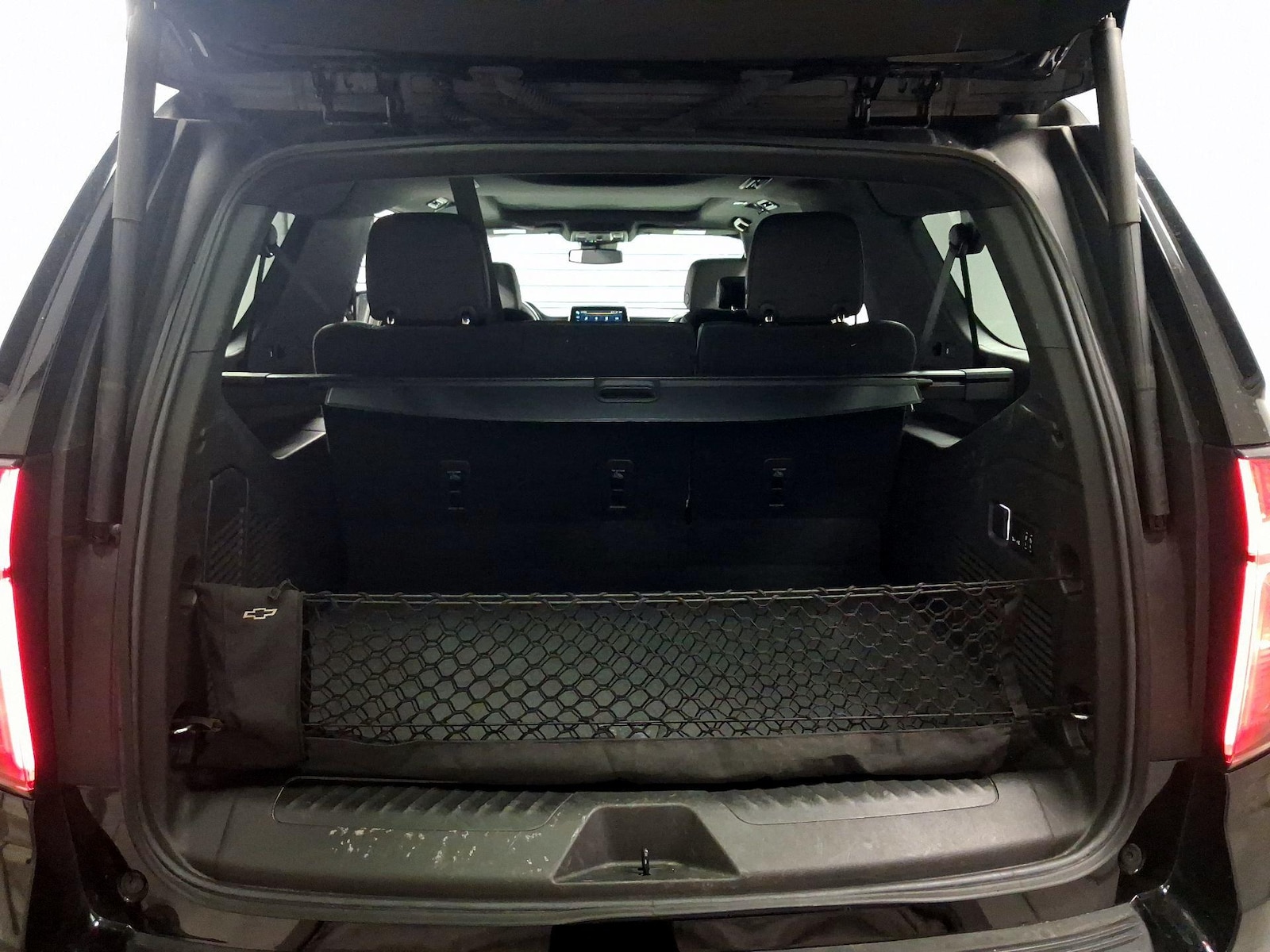 2023 Chevrolet Suburban LT - Photo 19