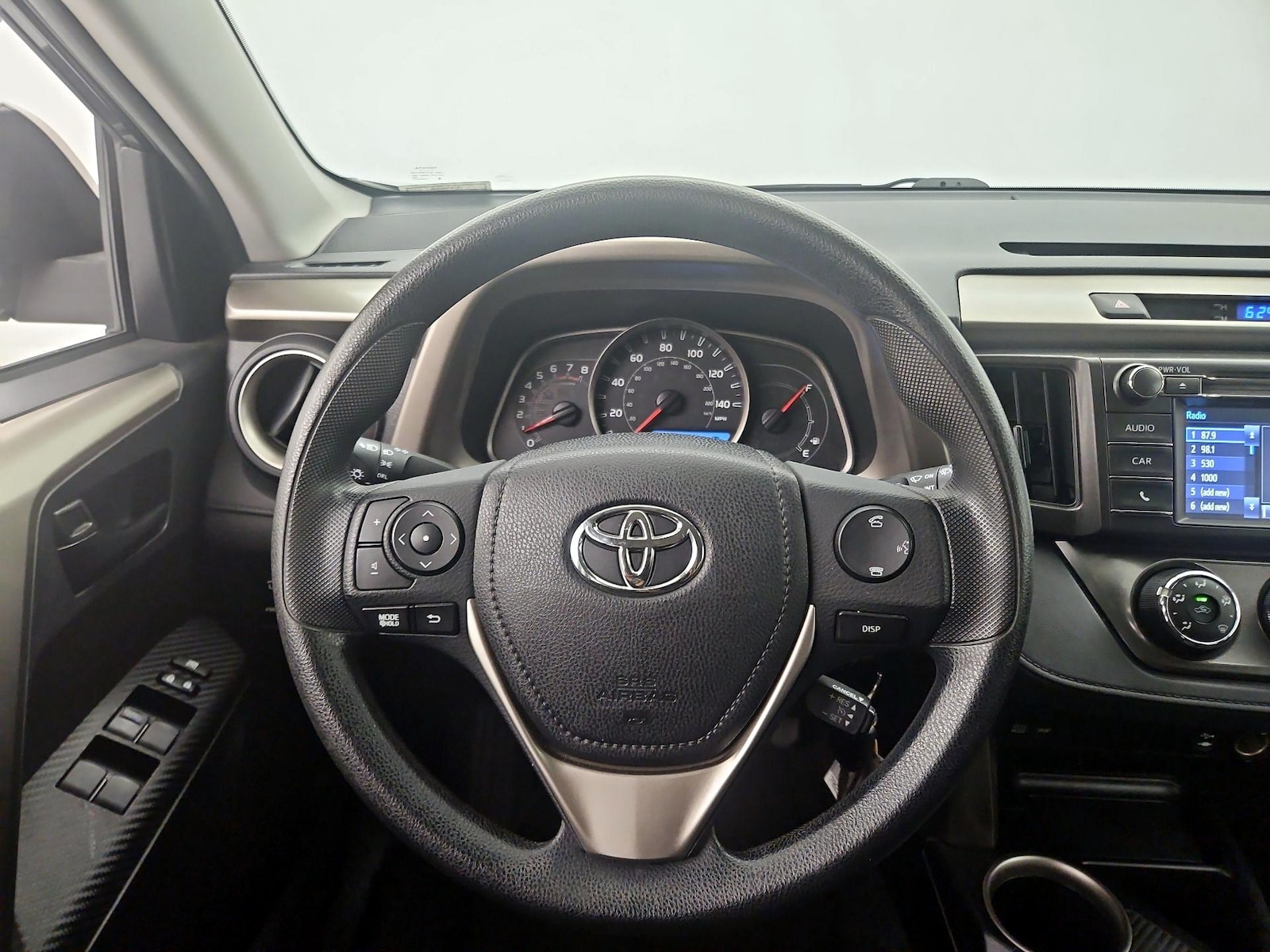 2015 Toyota RAV4 LE - Photo 11