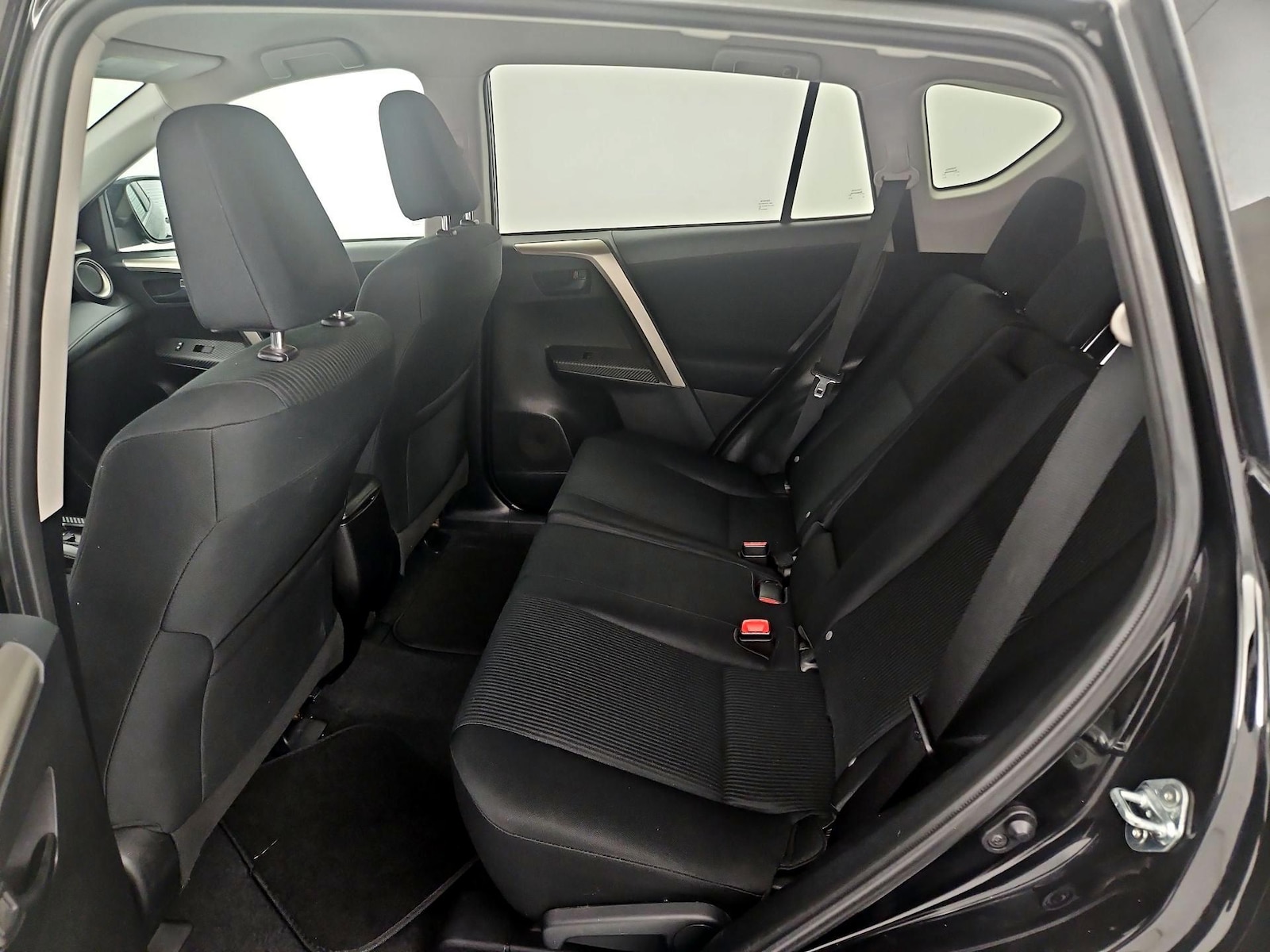 2015 Toyota RAV4 LE - Photo 20
