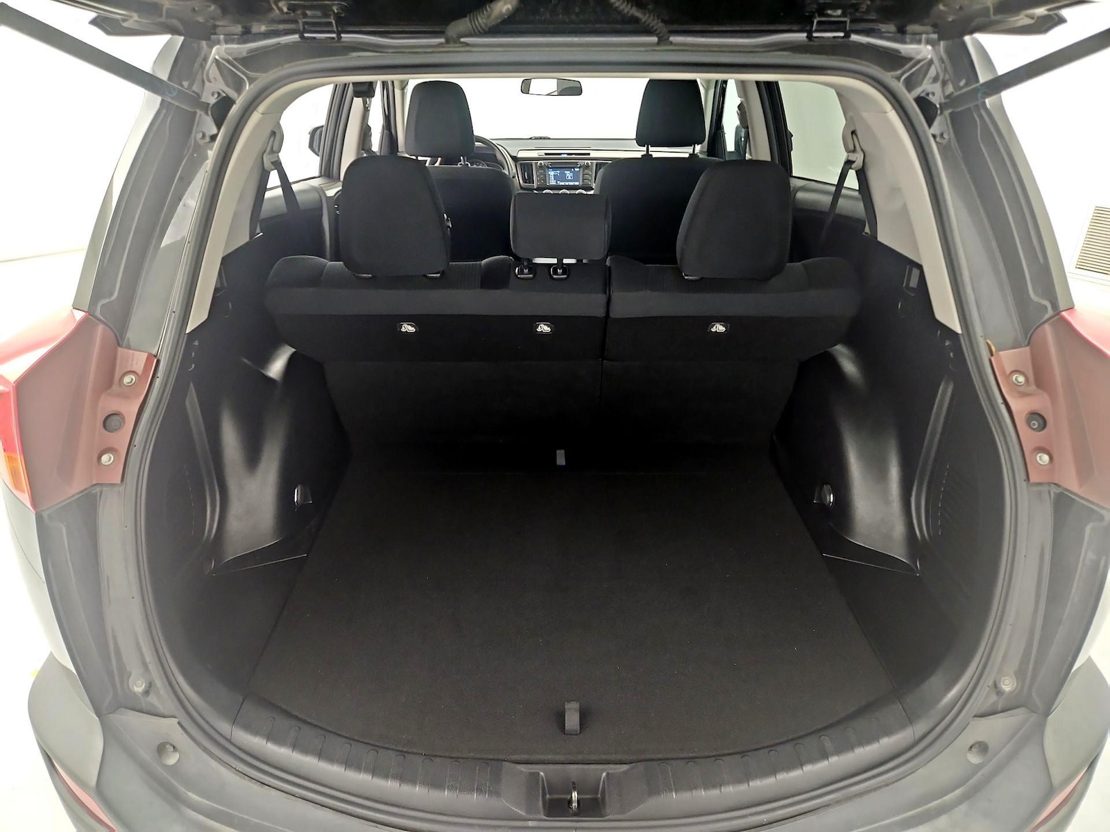 2015 Toyota RAV4 LE - Photo 21
