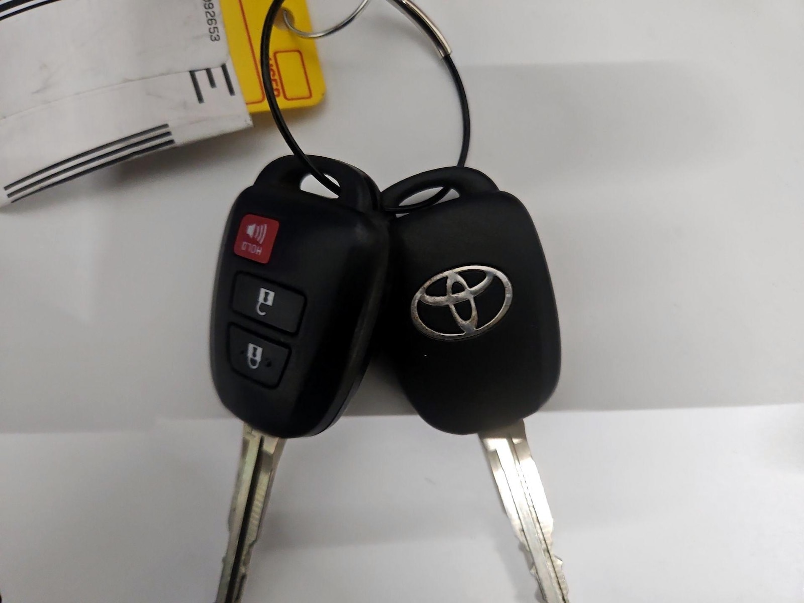 2015 Toyota RAV4 LE - Photo 23